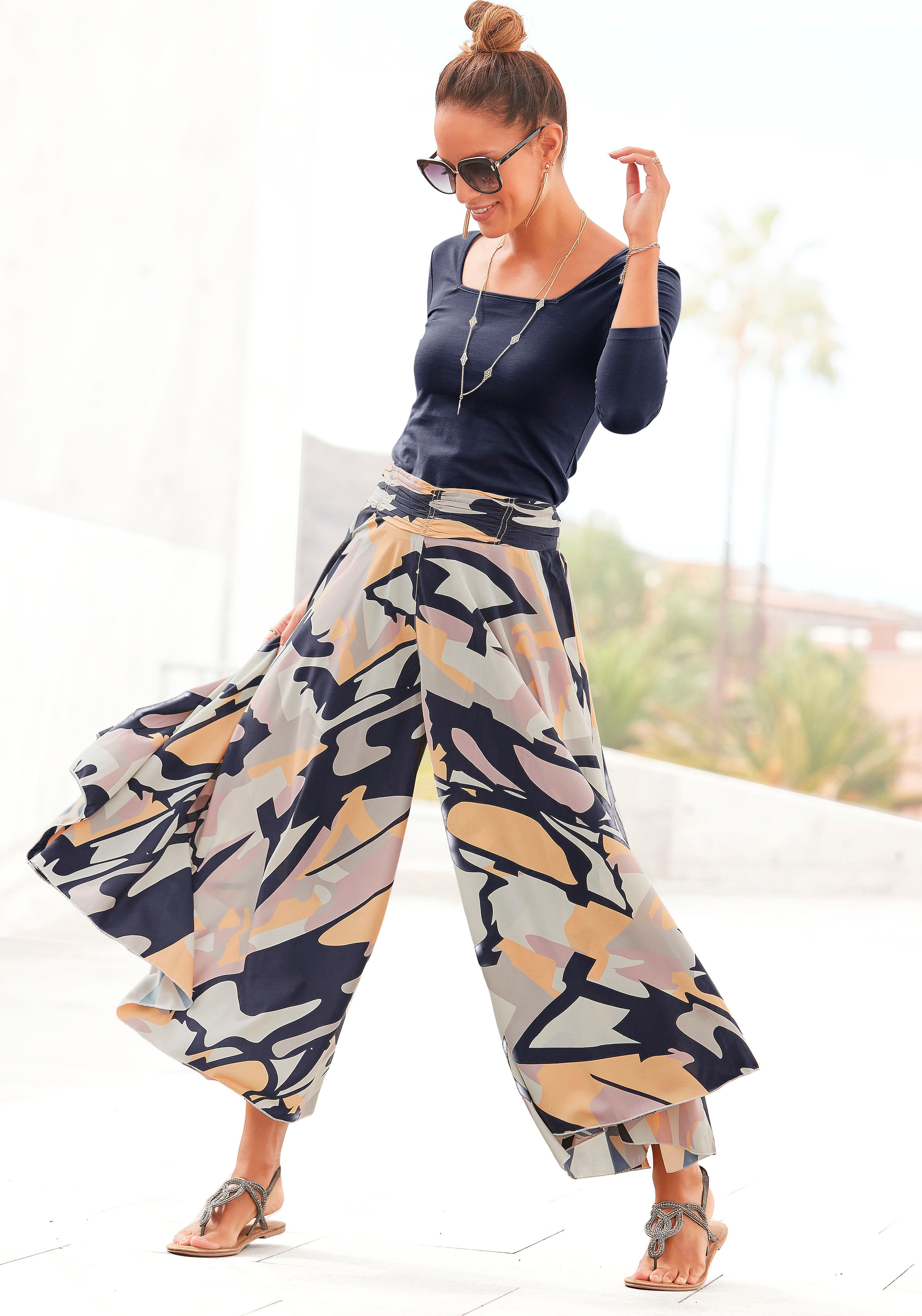 Image of LASCANA Hosenrock mit grafischem Druck, Culotte, extraweites Bein, luftige Sommerhose