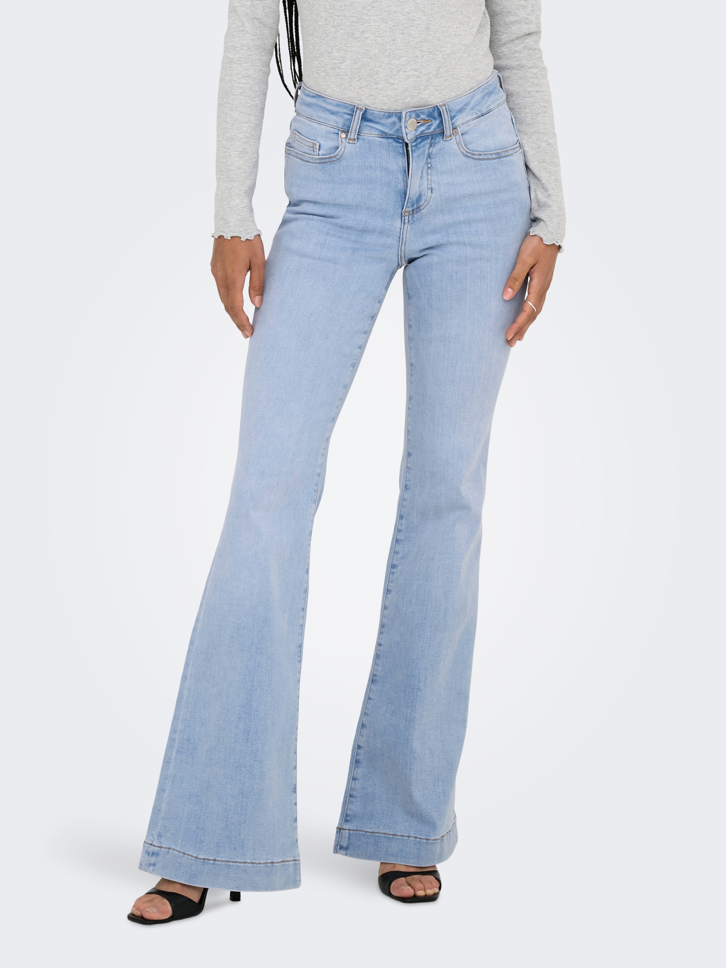Image of ONLY Bootcut-Jeans "ONLBLUSH MD RETRO FLARED DNM DIA322 NOOS" im Retro-Fit Style
