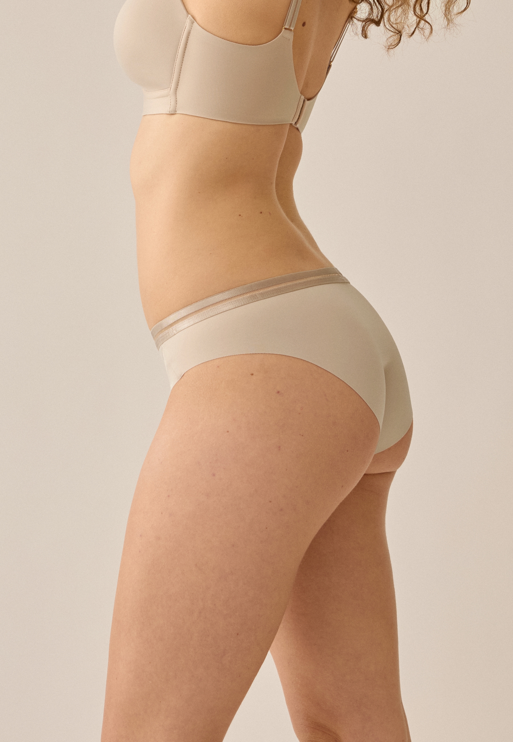 Naturana Panty »The Monday« -, 1 cuis mit Tülleinsätzen, hüfthoch geschnitten, weich, bequem, elastisch