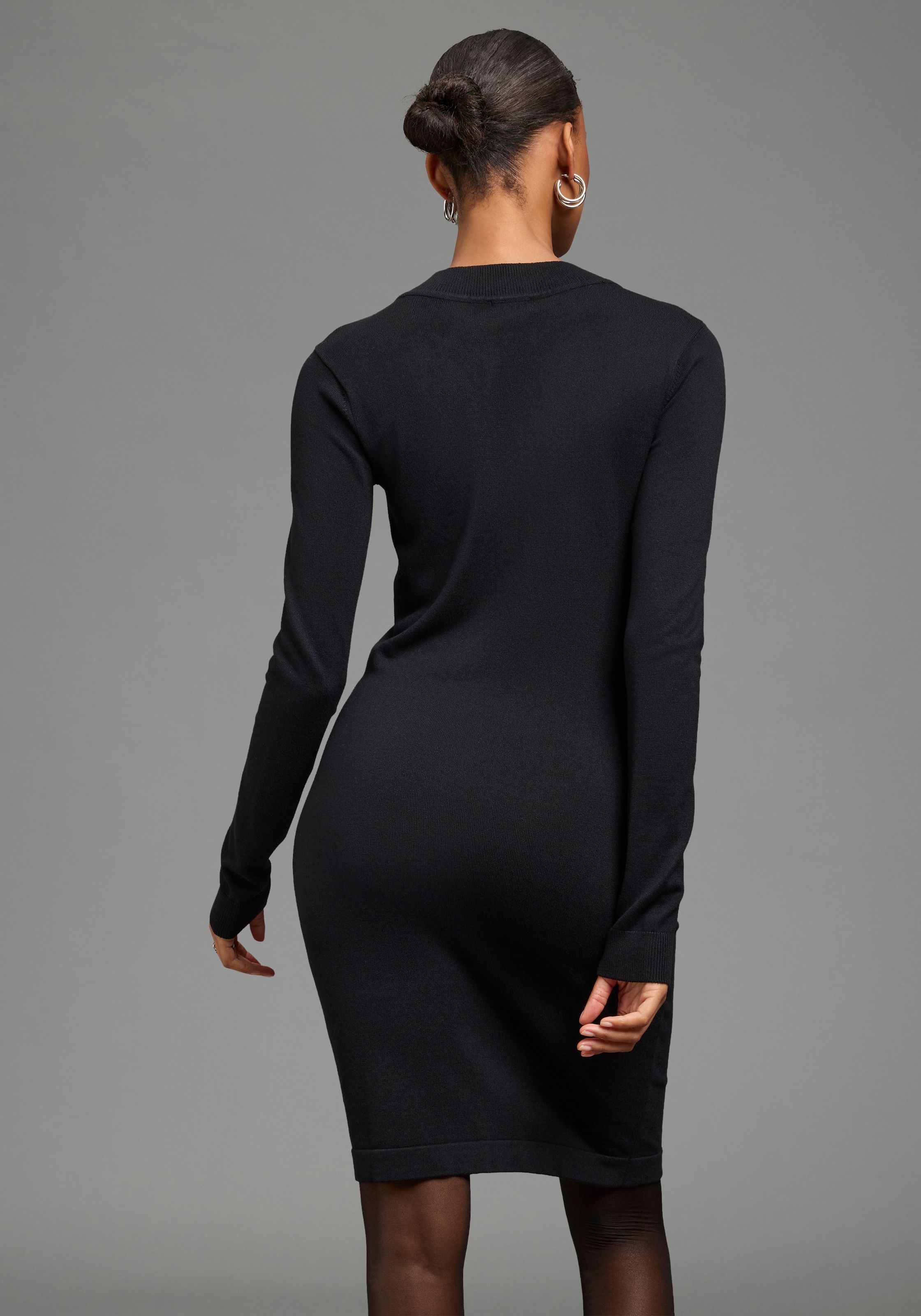 Bruno Banani Robe en tricot Sans poches également en grandes tailles, coupe ajustée, manches longues avec poignets