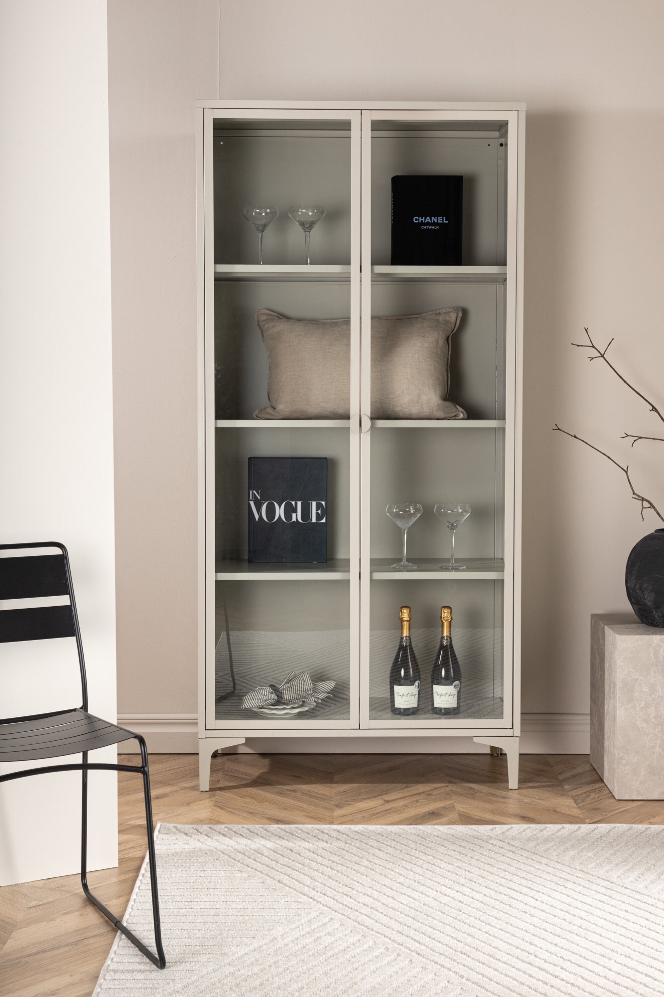 Venture Home Vitrine »Piring, hoher Stauraumschrank, 2 Türen, Höhe 190 cm« Hochschrank, Pulverbeschichtung, Glastüren, hoch, anspruchsvoll