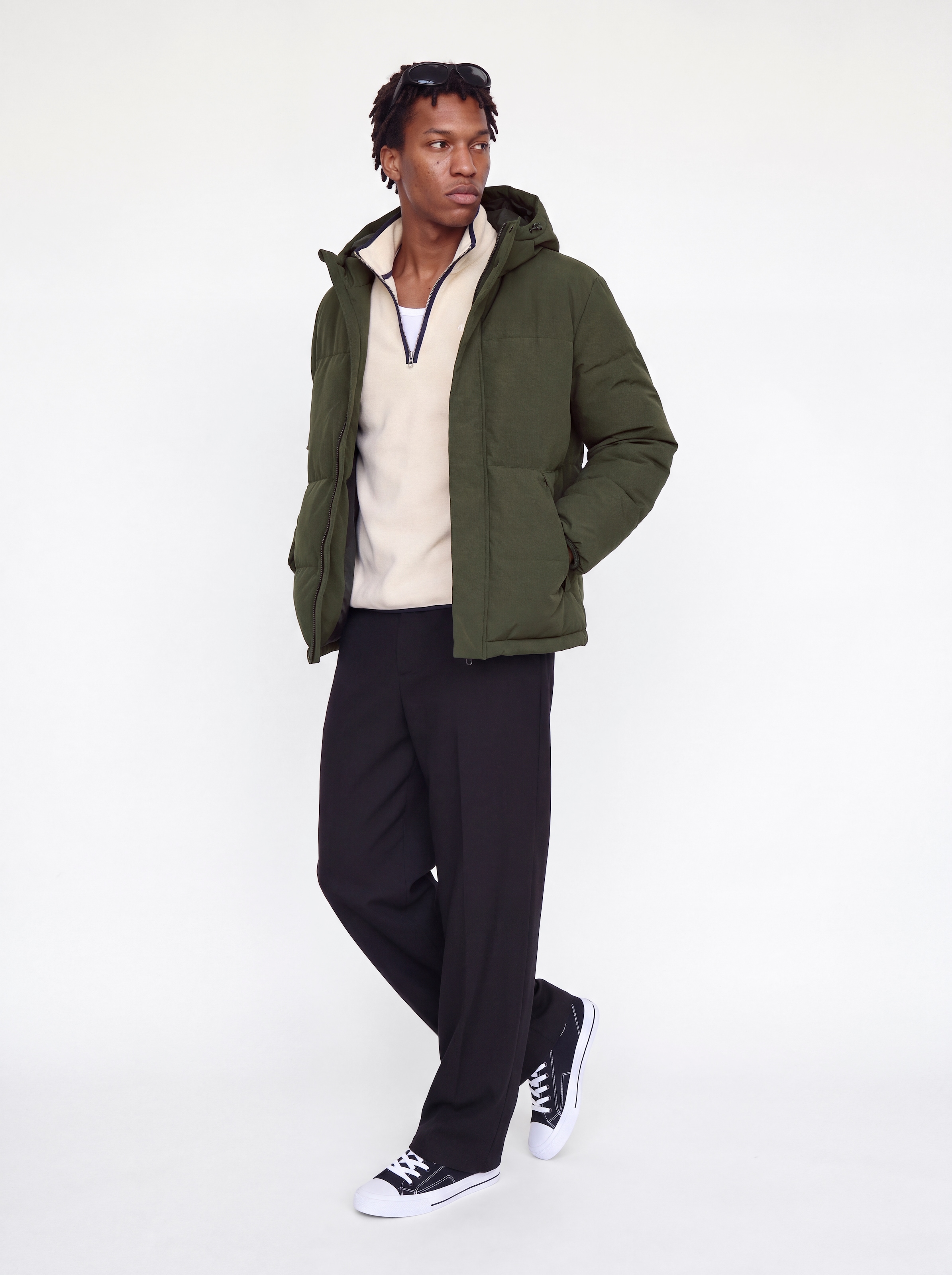 Jack & Jones Veste matelassée »JJESOHO PUFFER HOOD AW26 SN« avec capuche fibre synthétique, coupe régulière