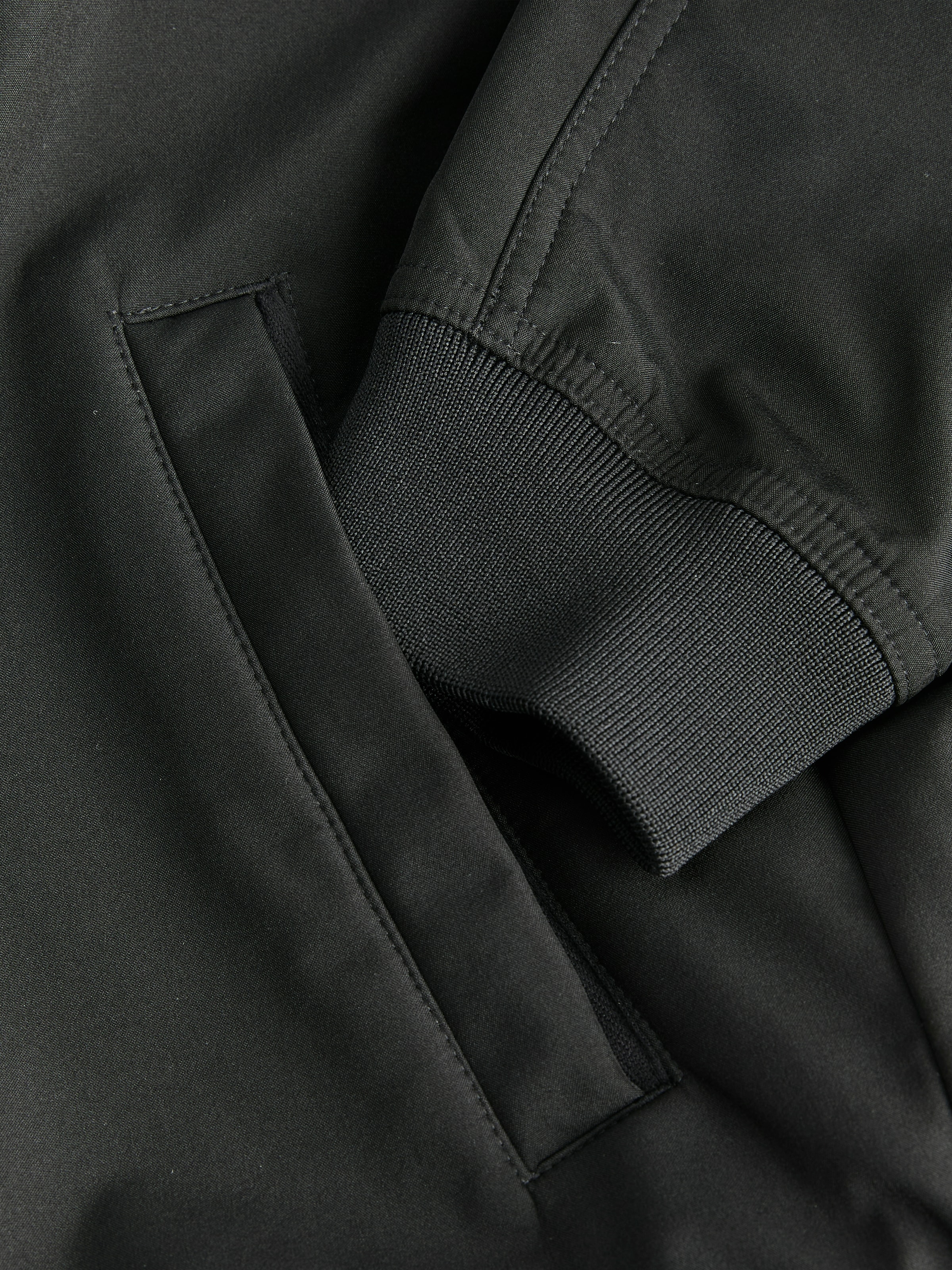 Jack & Jones Veste softshell »JJELIAM SOFTSHELL BOMBER NOOS« fibre synthétique, coupe régulière