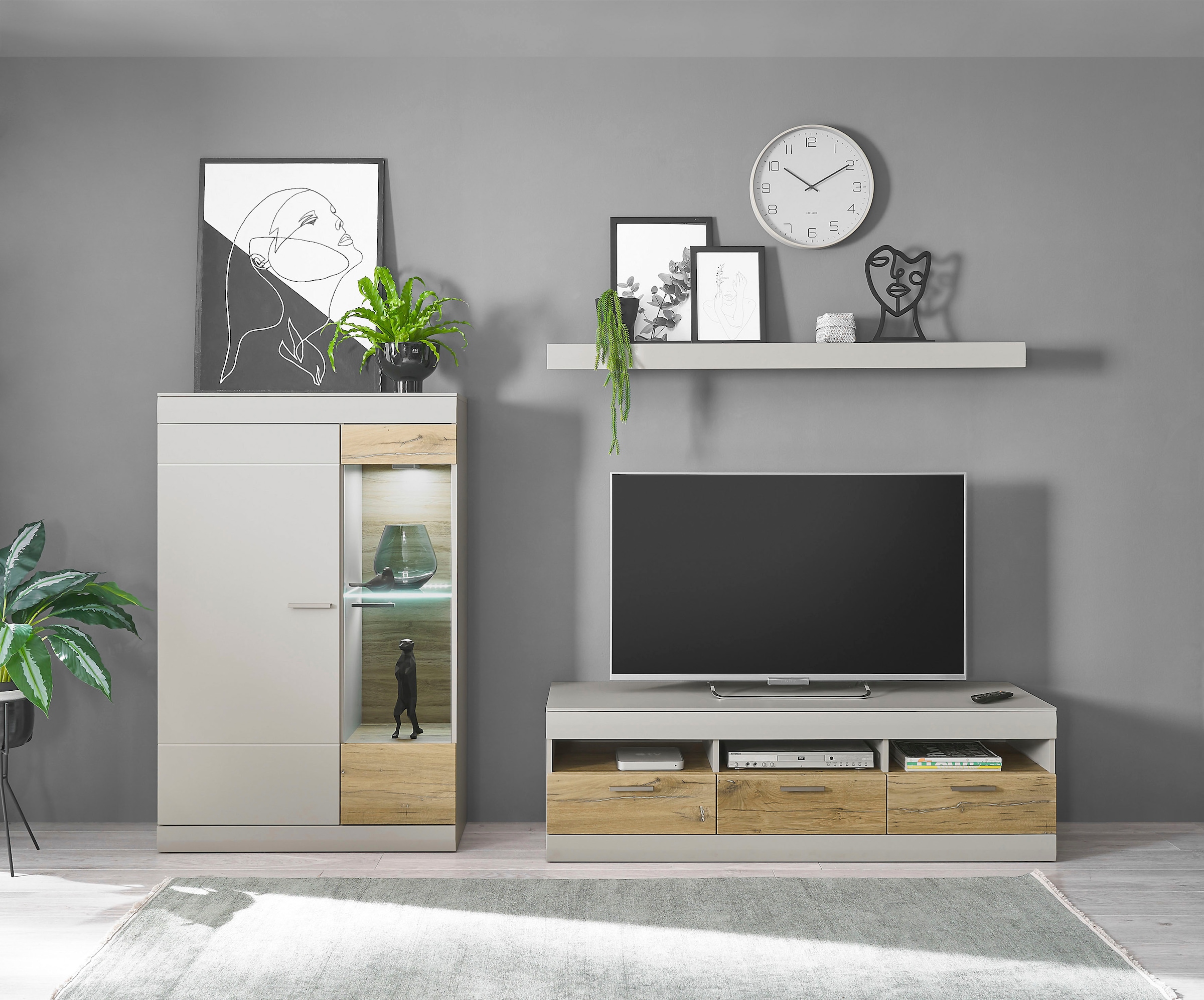 INOSIGN Lowboard »SCARA«, mit Applikation Zinneiche Dekor, Breite 150 cm, mit Softclose-Funktion