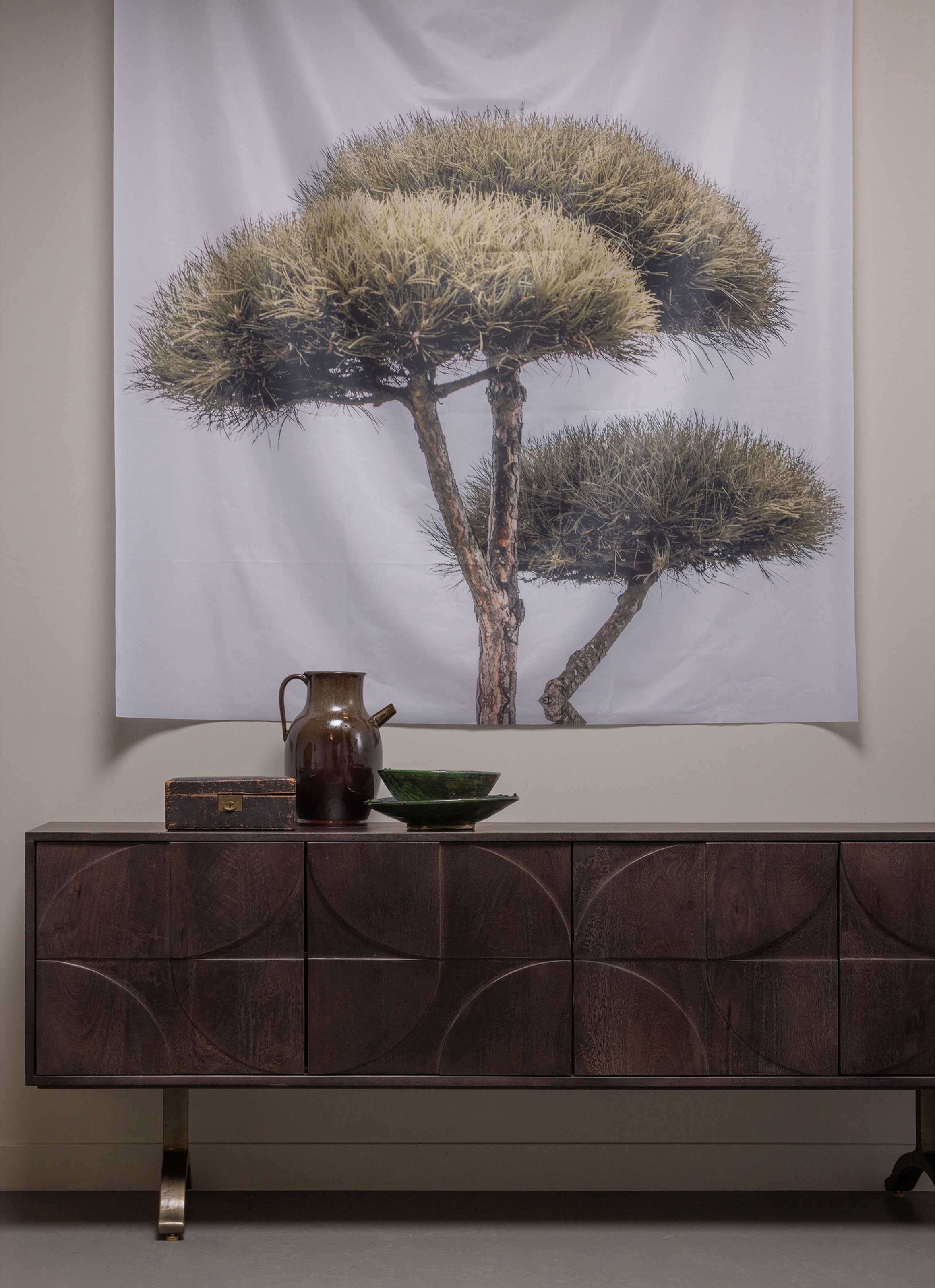 WOOOD Sideboard »Draw mit Massivmangoholz und 3D-Türmuster B 180 x T 40 x H 70 cm« 2 Kabelöffnungen, Tragkraft Deckplatte 35 kg, einfach zu montieren