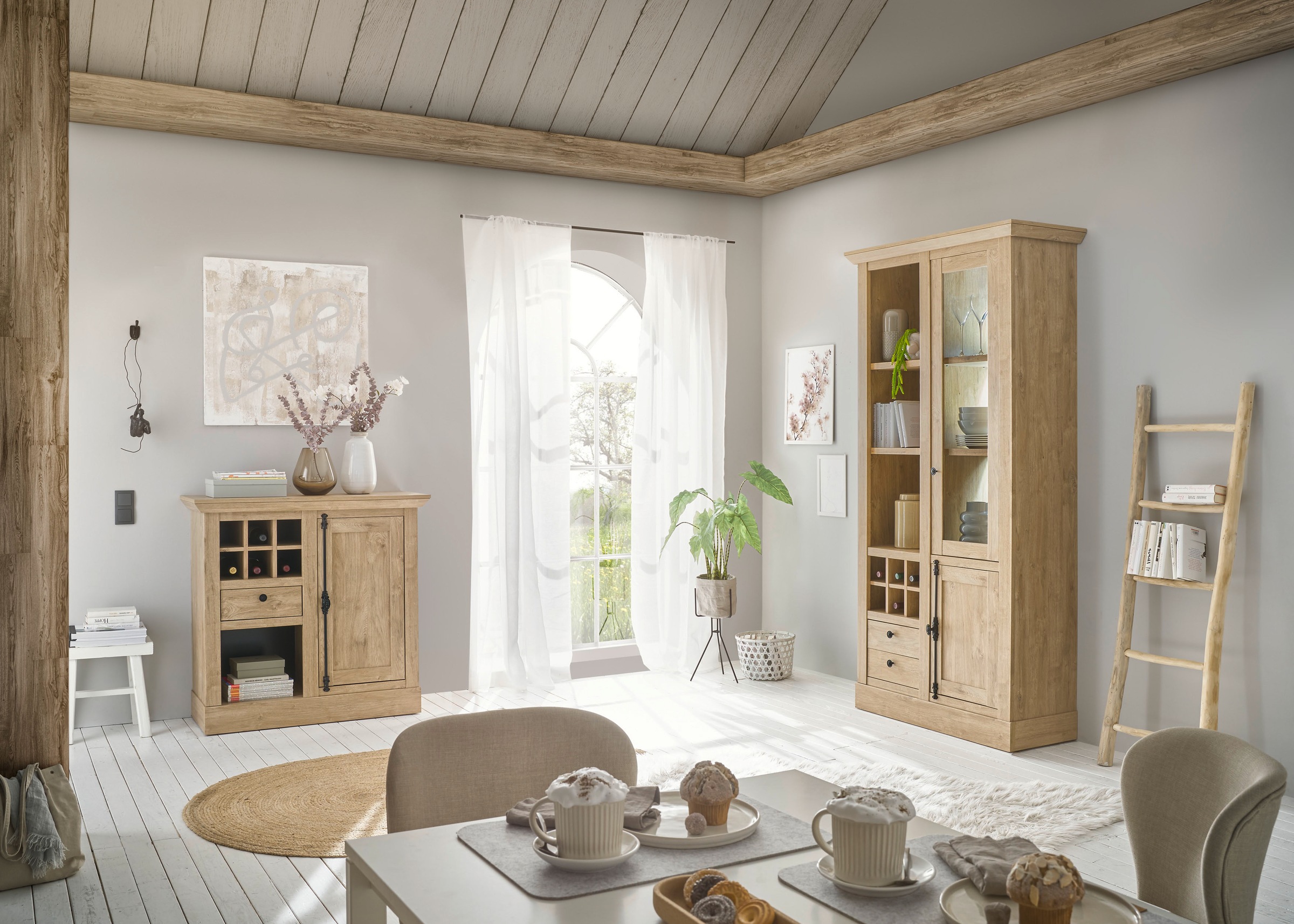 Home affaire Vitrine »Cornwall, Hochschrank im Landhausstil, Glasvitrine, Eiche Dekor«, (1 St.), Metallgriffe, 105 cm breit, viel Stauraum, in zwei Grössen verfügbar