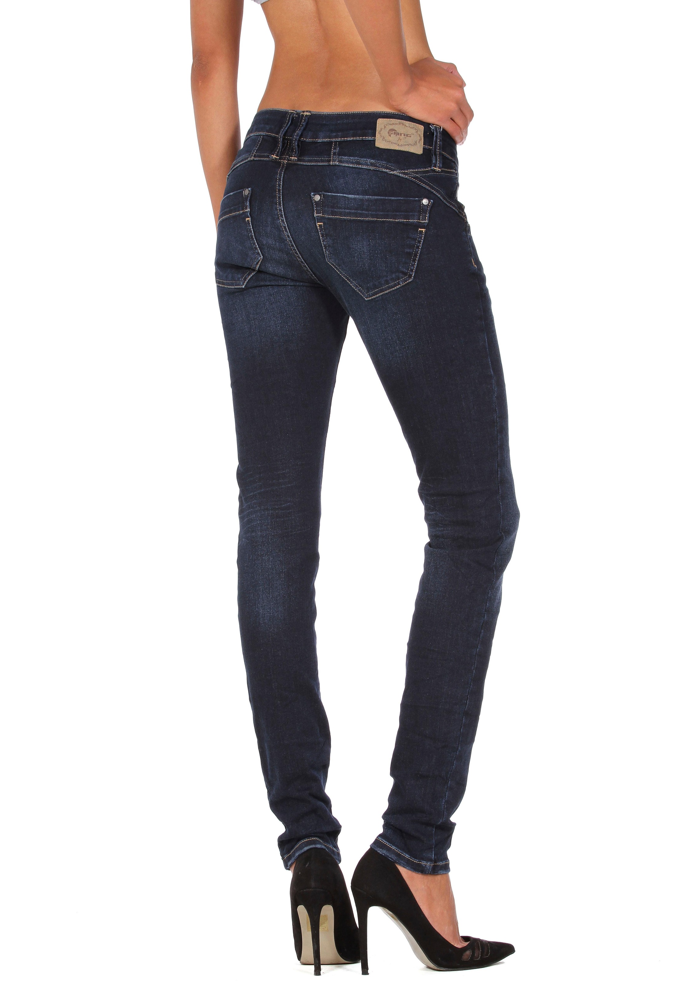 Image of GANG Skinny-fit-Jeans »NENA«, mit modischer Waschung bei Ackermann Versand Schweiz