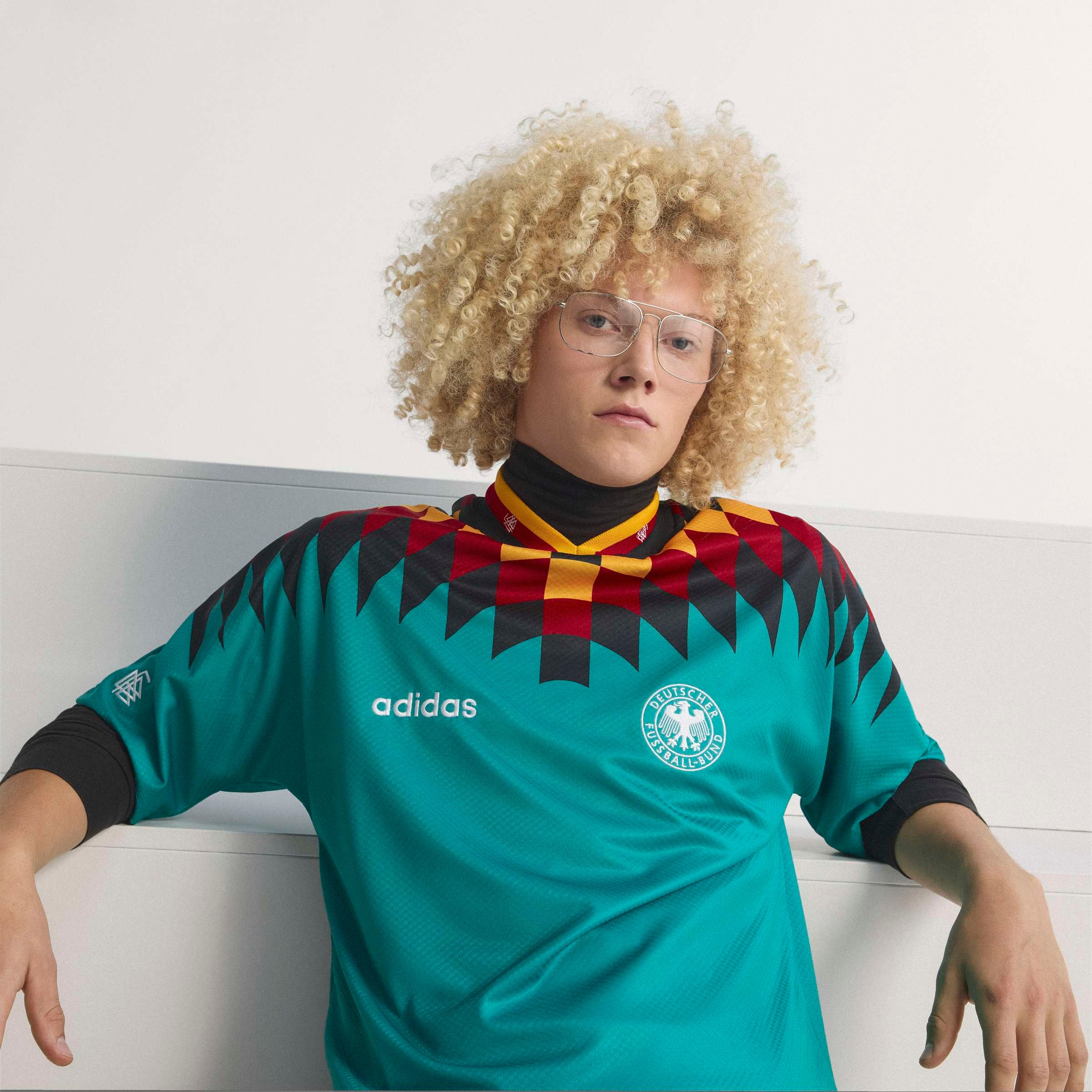 adidas Performance Maillot de foot »DFB A JSY 94« avec encolure en V, coupe ample, en maille jacquard
