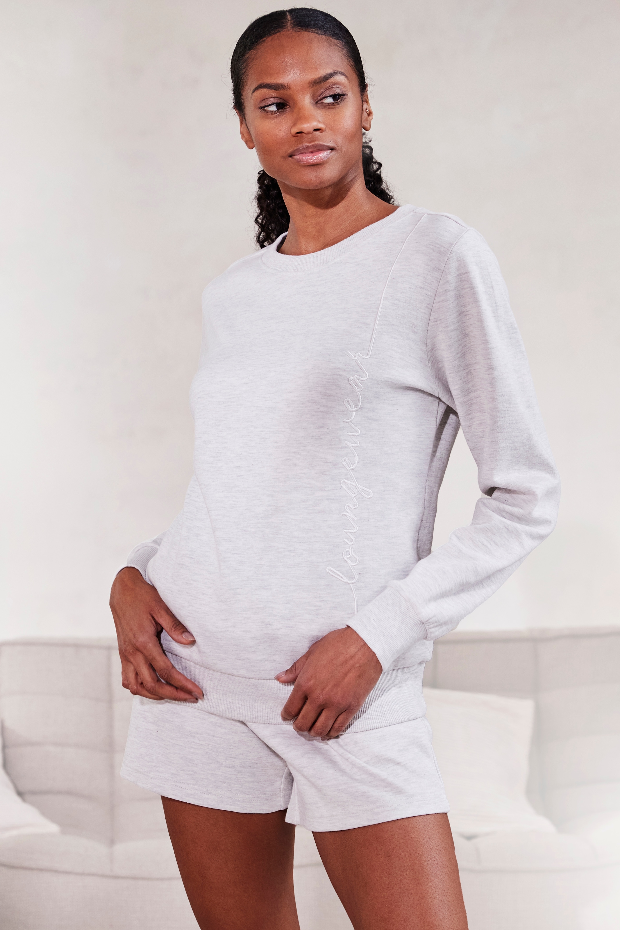 Image of Vivance Sweatshorts bequeme kurze Loungehose mit seitlichen Taschen