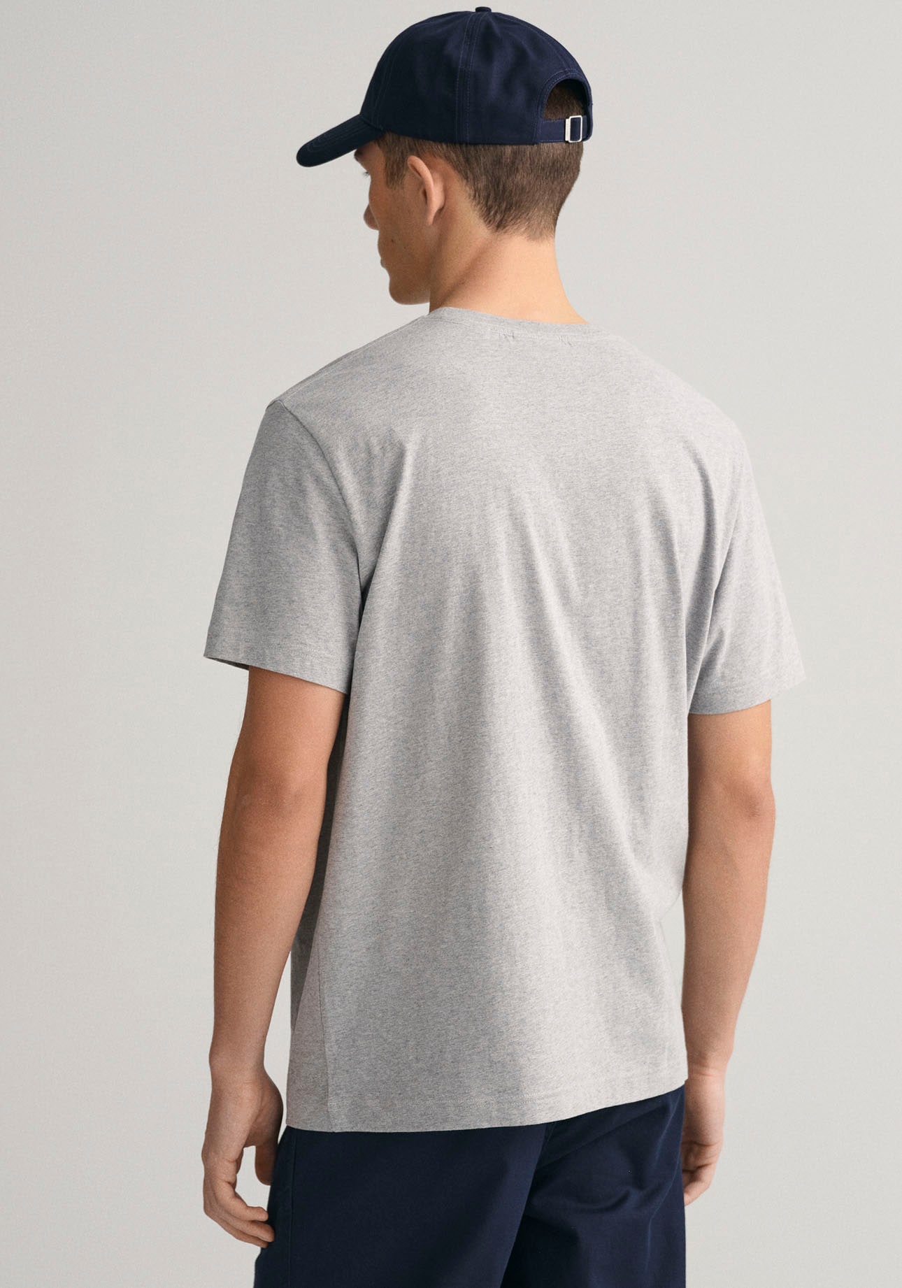 Gant T-Shirt »REG SHIELD SS T-SHIRT«, mit Logostickerei auf der Brust