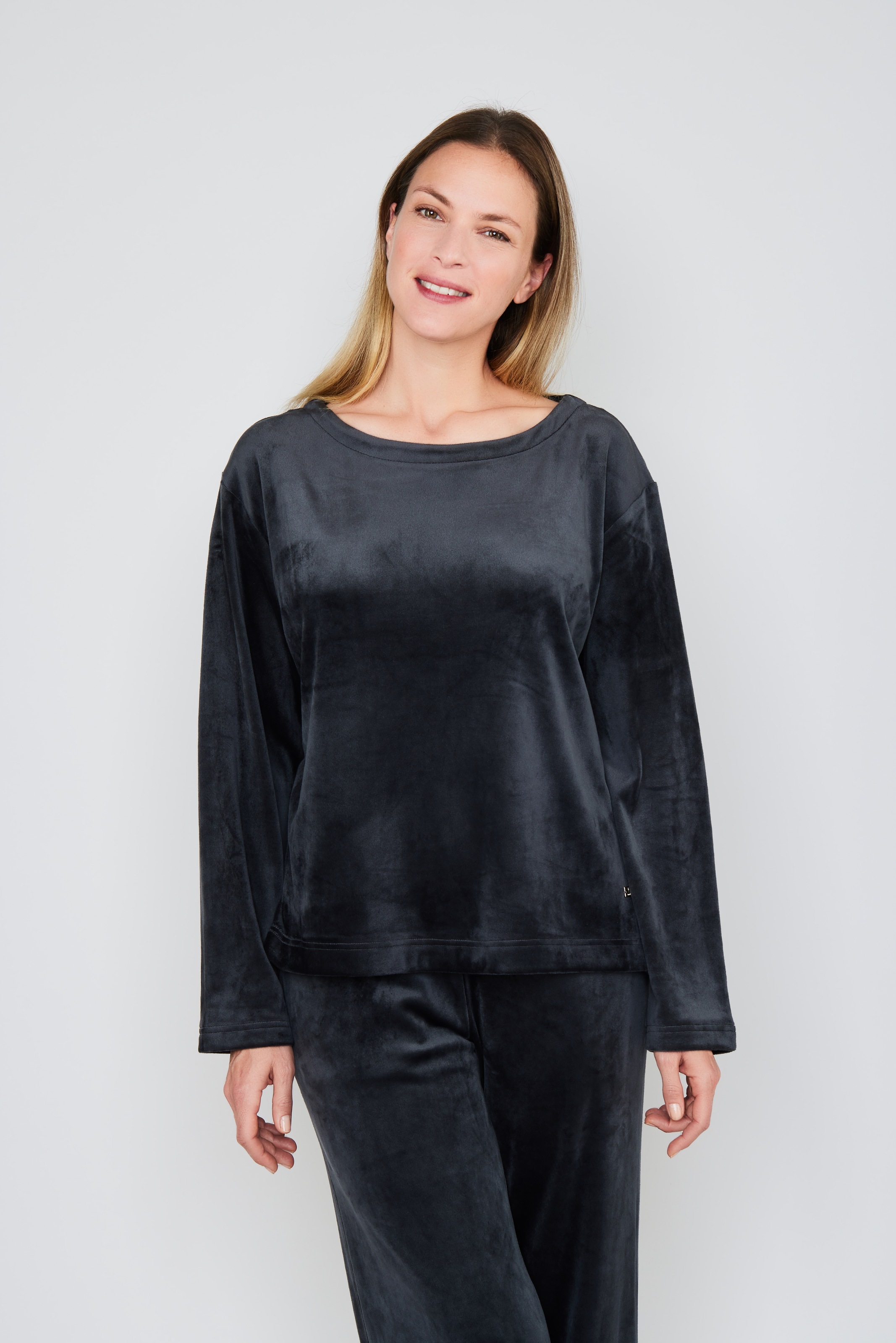 Image of JOOP Longsweatshirt "Velvet", mit langen Ärmeln, Rundhalsausschnitt