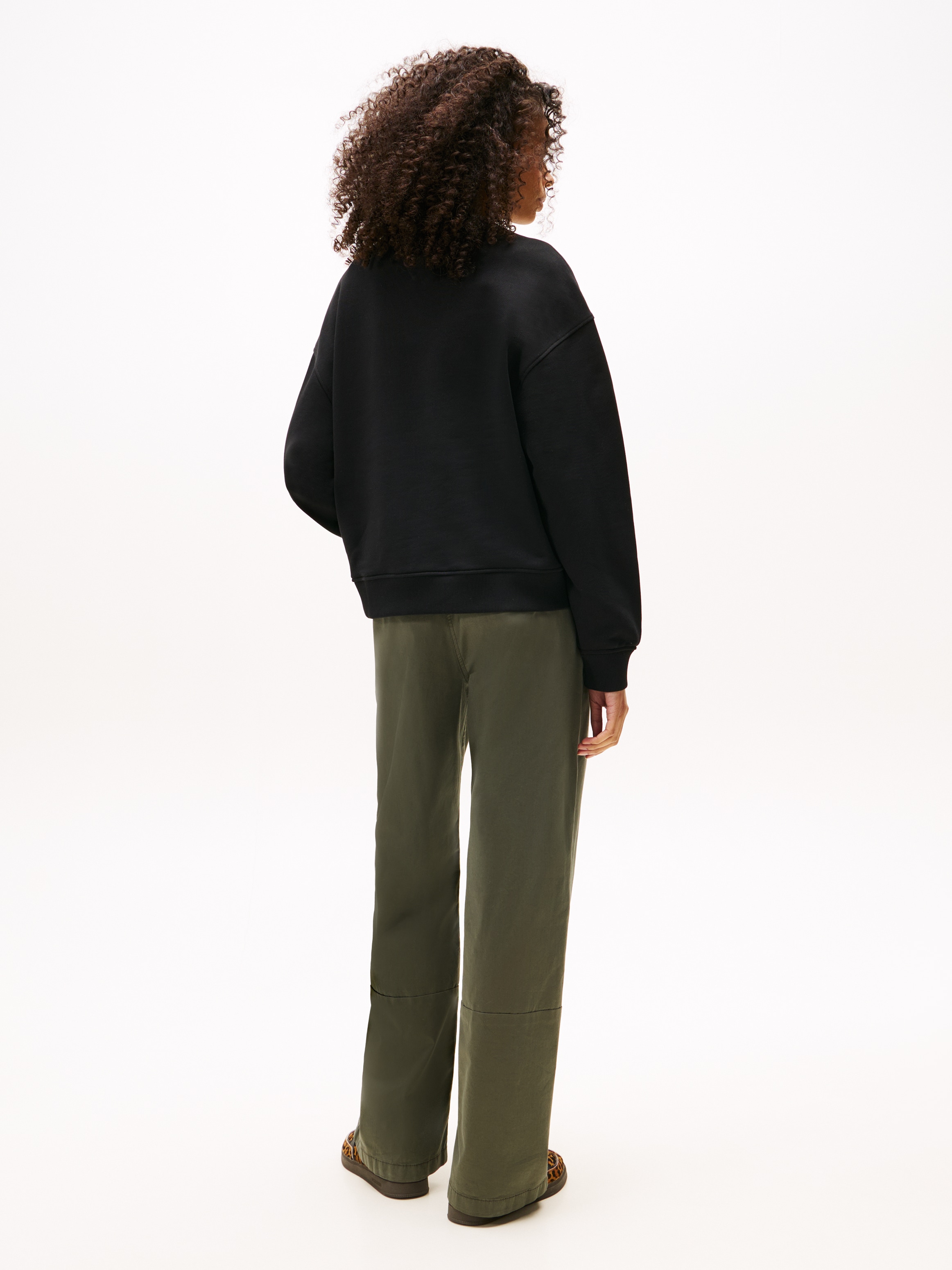 Tommy Jeans Sweatshirt »Sweatshirt TJW BXY BADGE«, mit Dropshoulder-Design und Frontlogo
