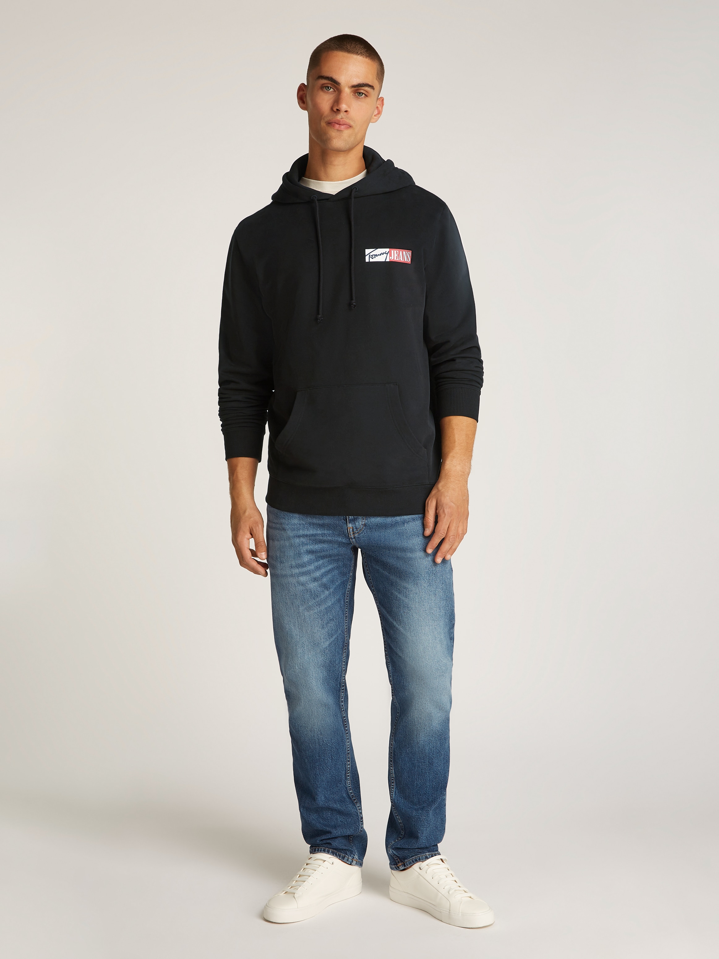 Tommy Jeans Plus Hoodie »TJM REG ENTRY GRAPHIC HOODIE EXT«, in Grossen Grössen, Logodruck, Kängurutasche
