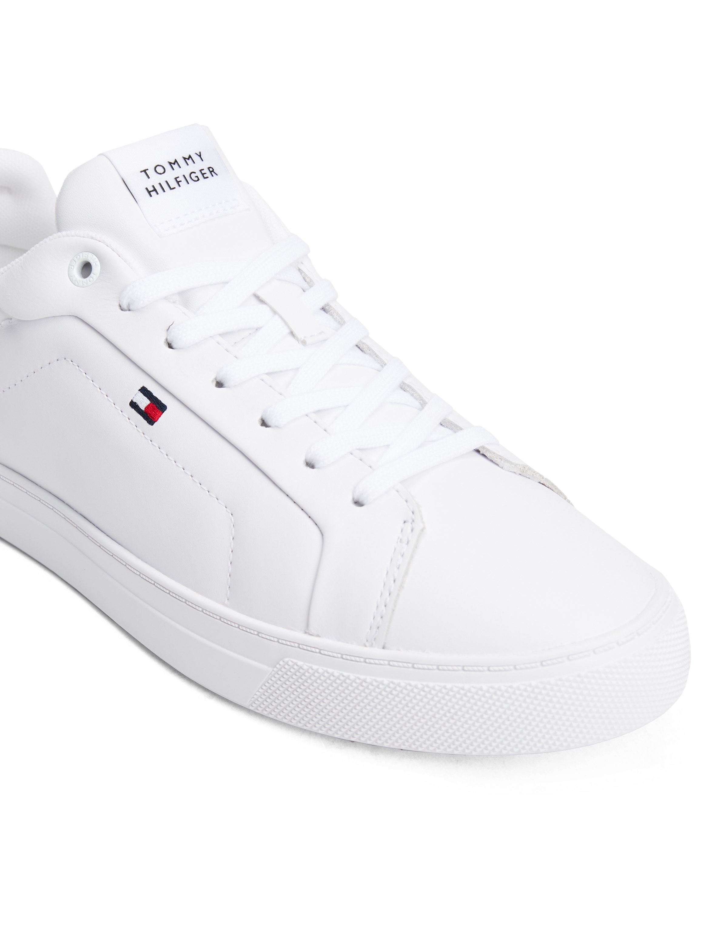 Tommy Hilfiger Sneaker »ICON COURT LTH FLAG ESS«  , Freizeitschuh, Halbschuh, Schnürschuh mit kleiner Logoflagge