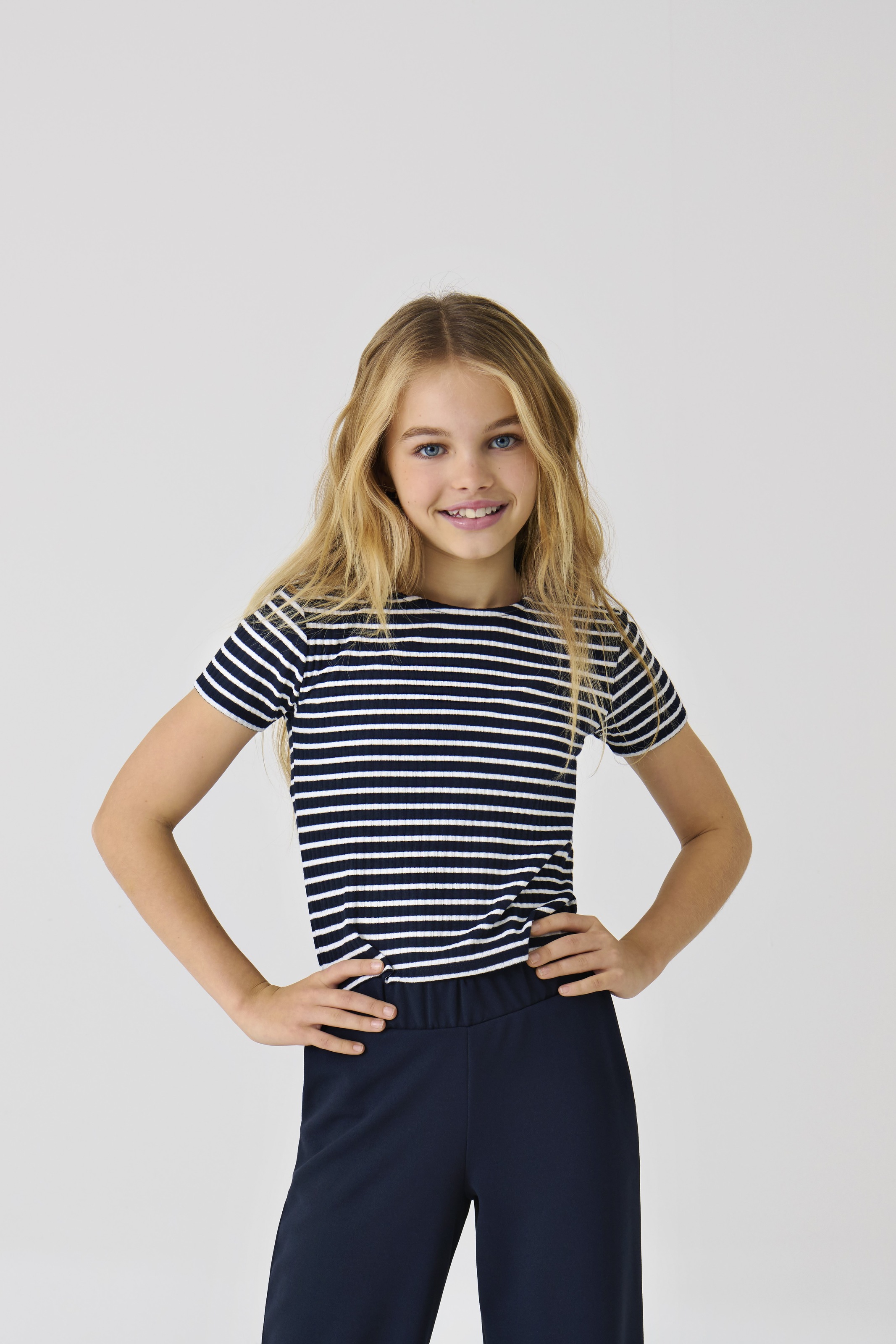 Image of KIDS ONLY T-Shirt "KOGNELLA STRIPED S/S O-NECK TOP JRS"