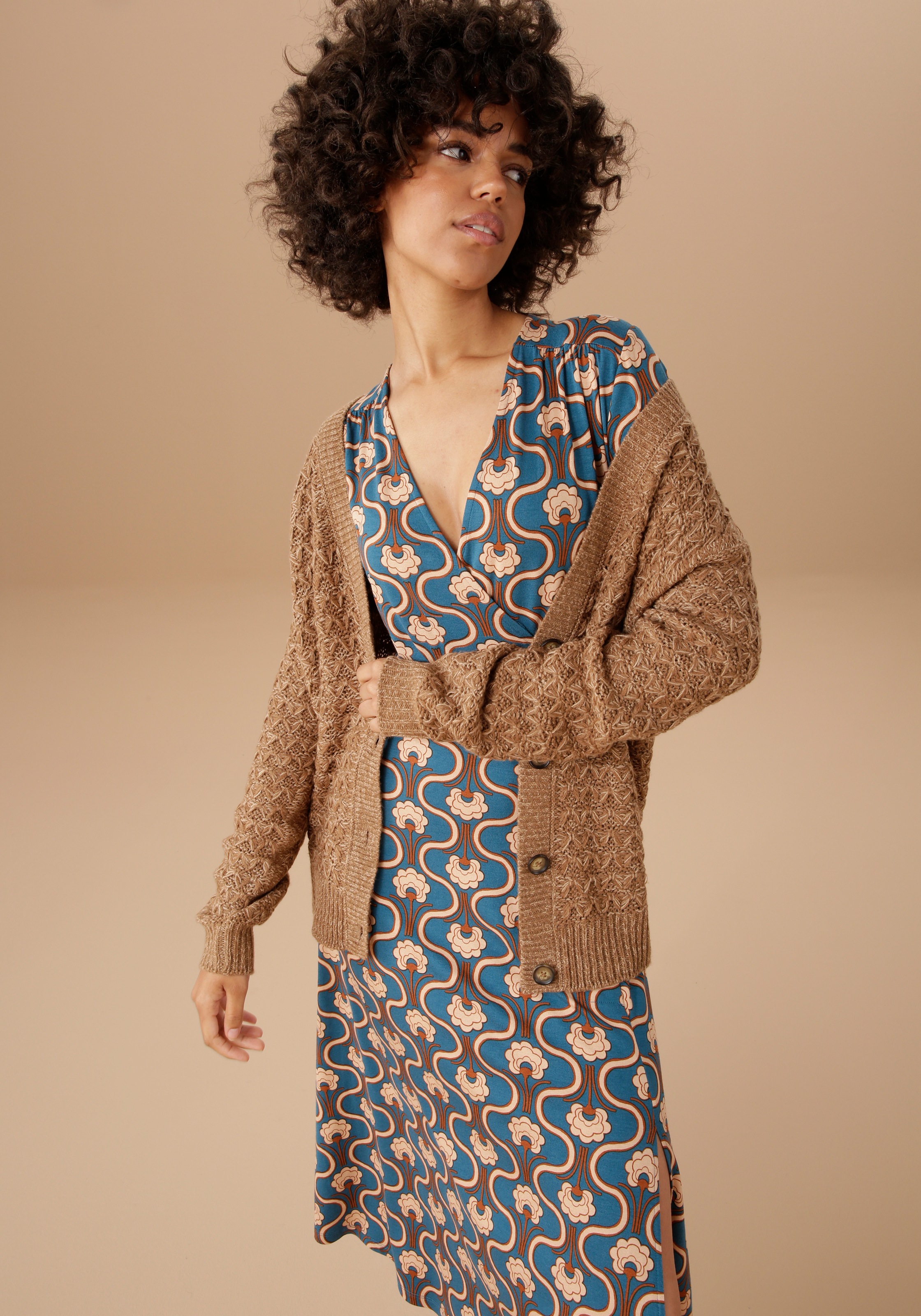 Image of Aniston CASUAL Strickjacke, mit effektvollem Strickmuster durch Melange-Garn bei Ackermann Versand Schweiz