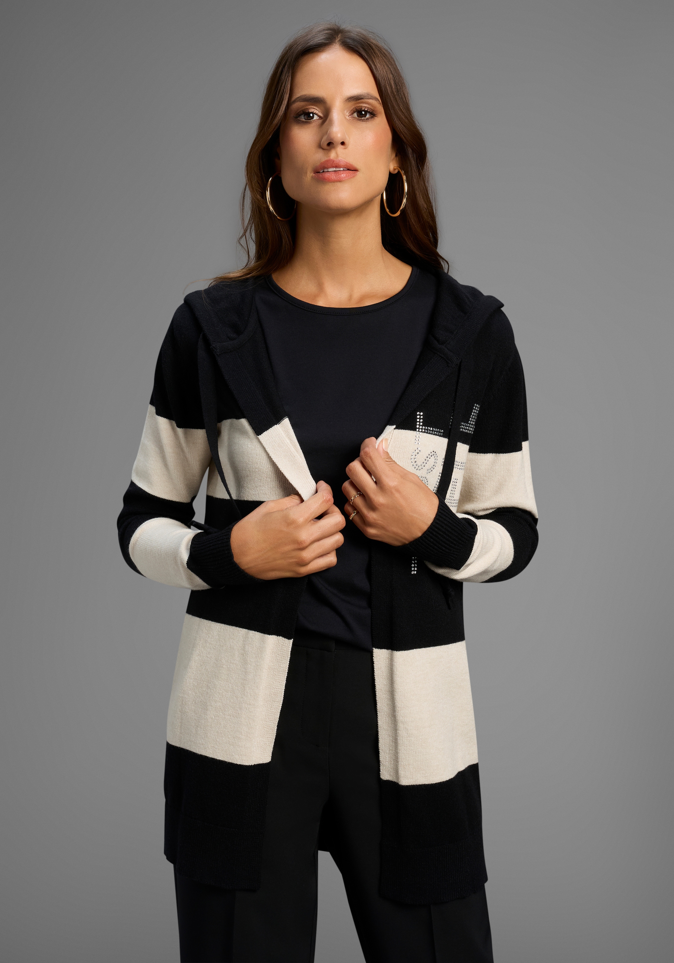 Laura Scott Cardigan à capuche Winterstrick mit Streifen und Glitzerdetails - NEUE KOLLEKTION