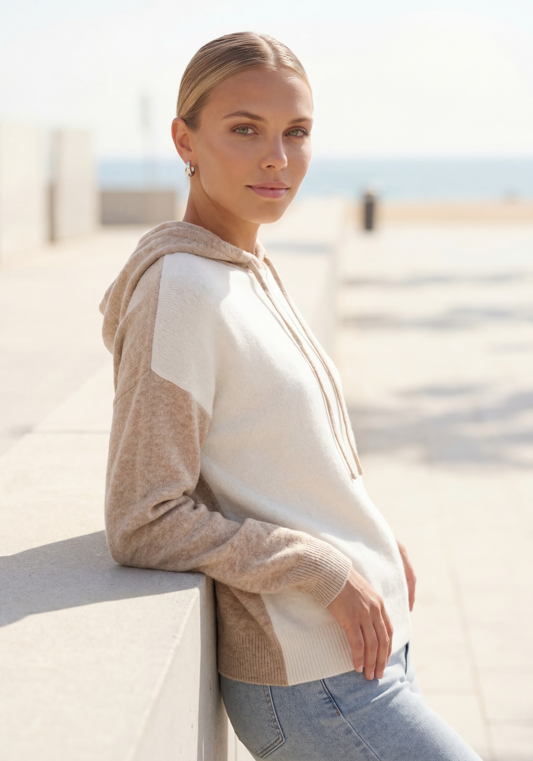 Vivance Pull à capuche »in lässiger Colorblock-Optik aus softer Strickware« Pull à capuche, pull douillet, coupe ample et flatteuse