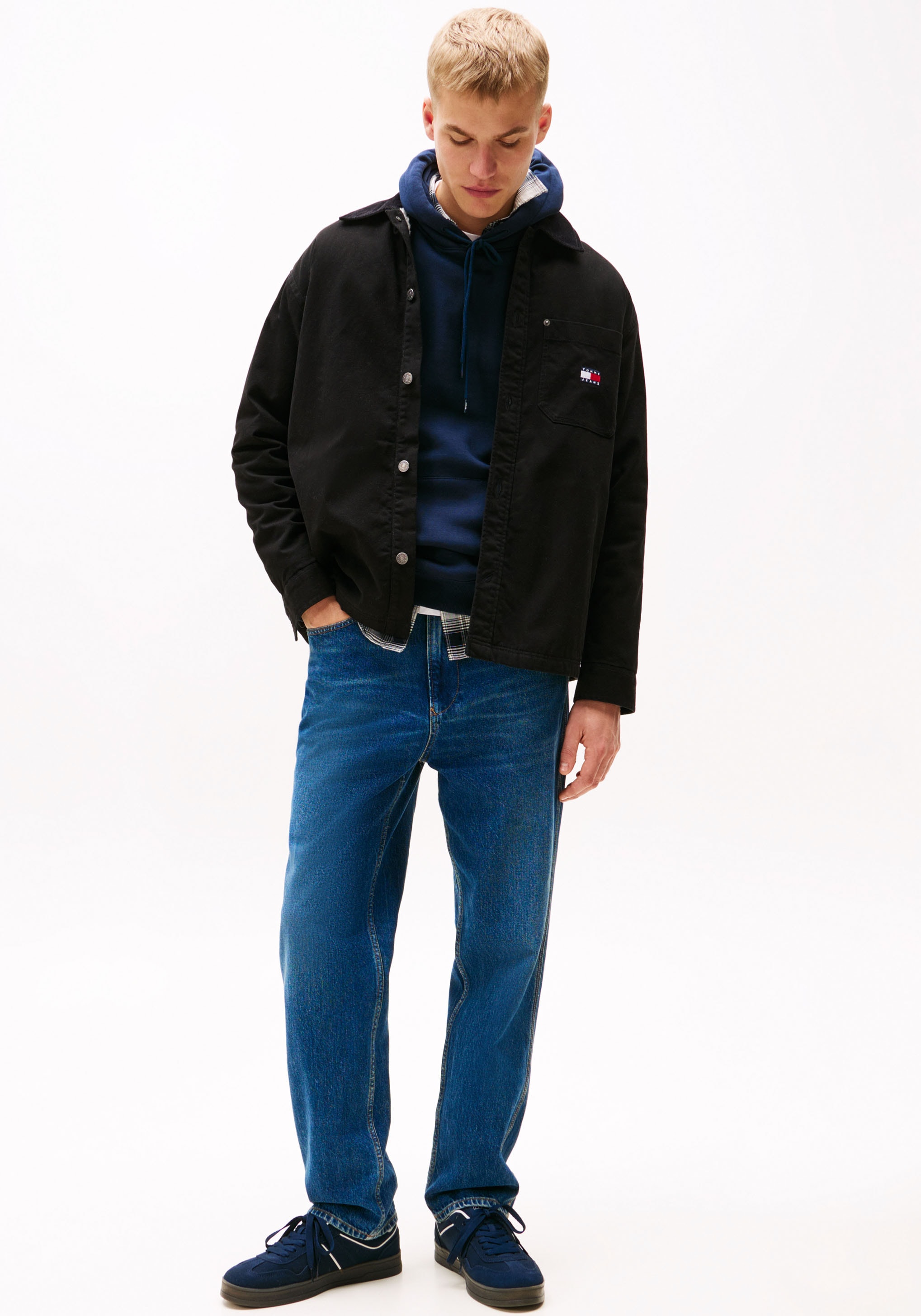 Tommy Jeans Sweatshirt »TJM REG ESSENTIAL FLAG HOOD EXT«, mit bedruckten Markenlogo auf Brusthöhe