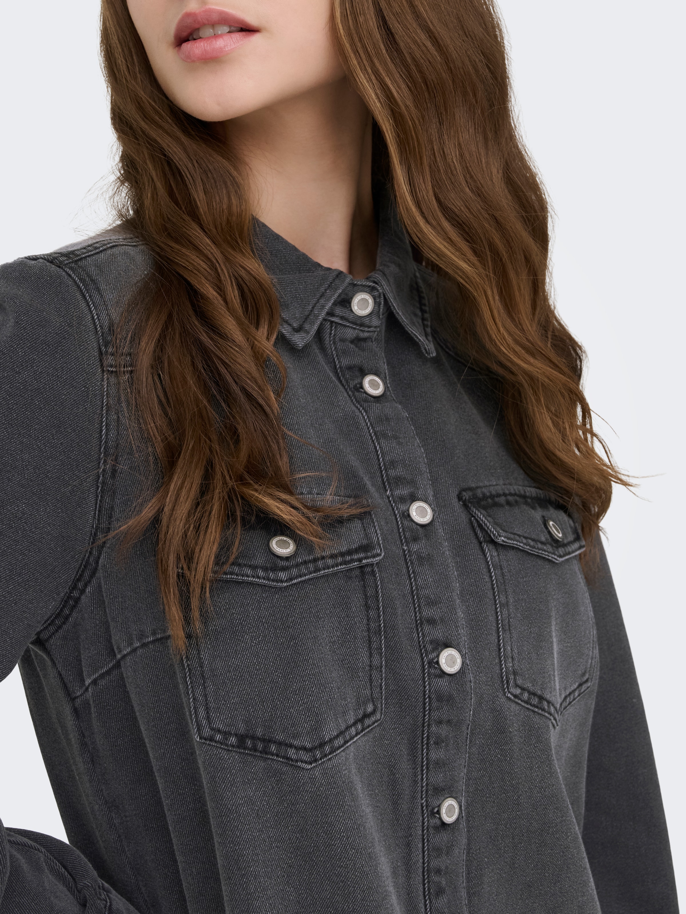 ONLY Robe en jean »ONLLISA L/S DNM DRESS GUA NOOS« Poches poitrine