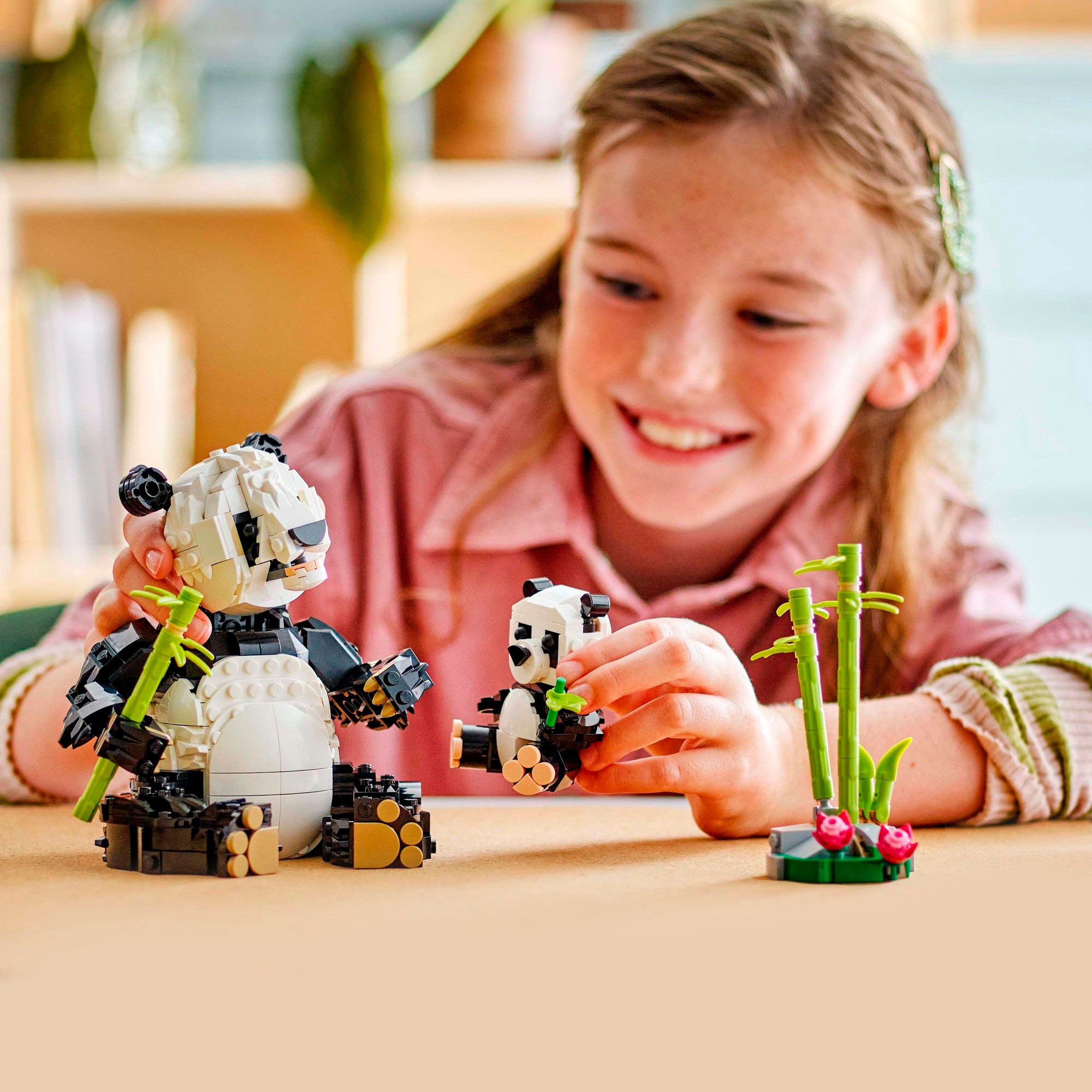 LEGO® Konstruktionsspielsteine »Wilde Tiere: Pandafamilie (31165), LEGO Creator« Made in Europe