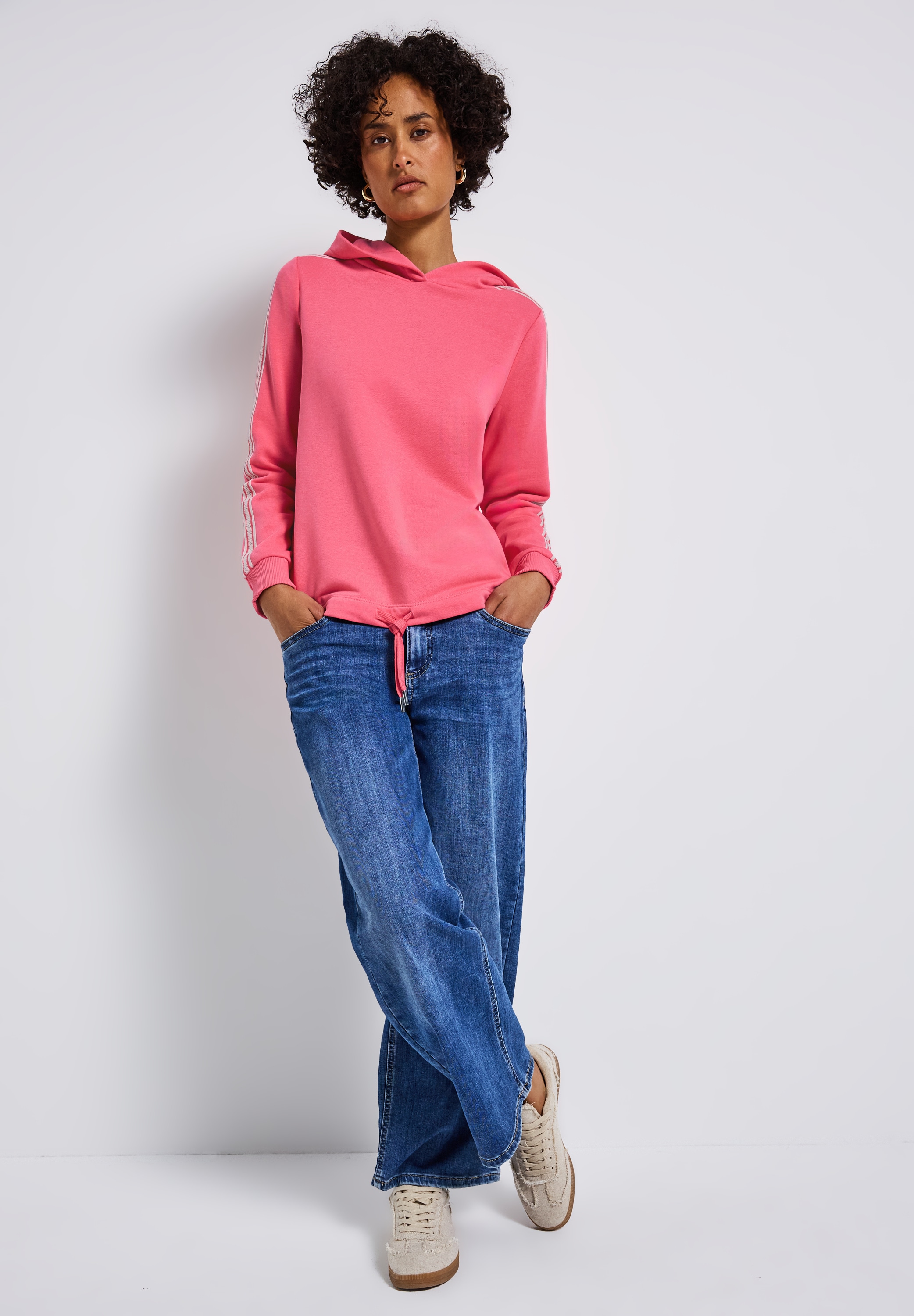 STREET ONE Hoodie, mit Gallonstreifen und Tunnelzug am Saum