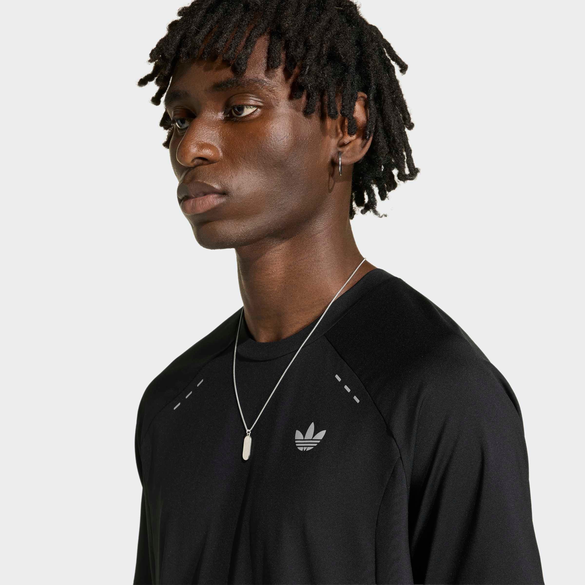 adidas Originals T-shirt »TECH ESS POLY T« style sportif, sans fermeture, en polyester
