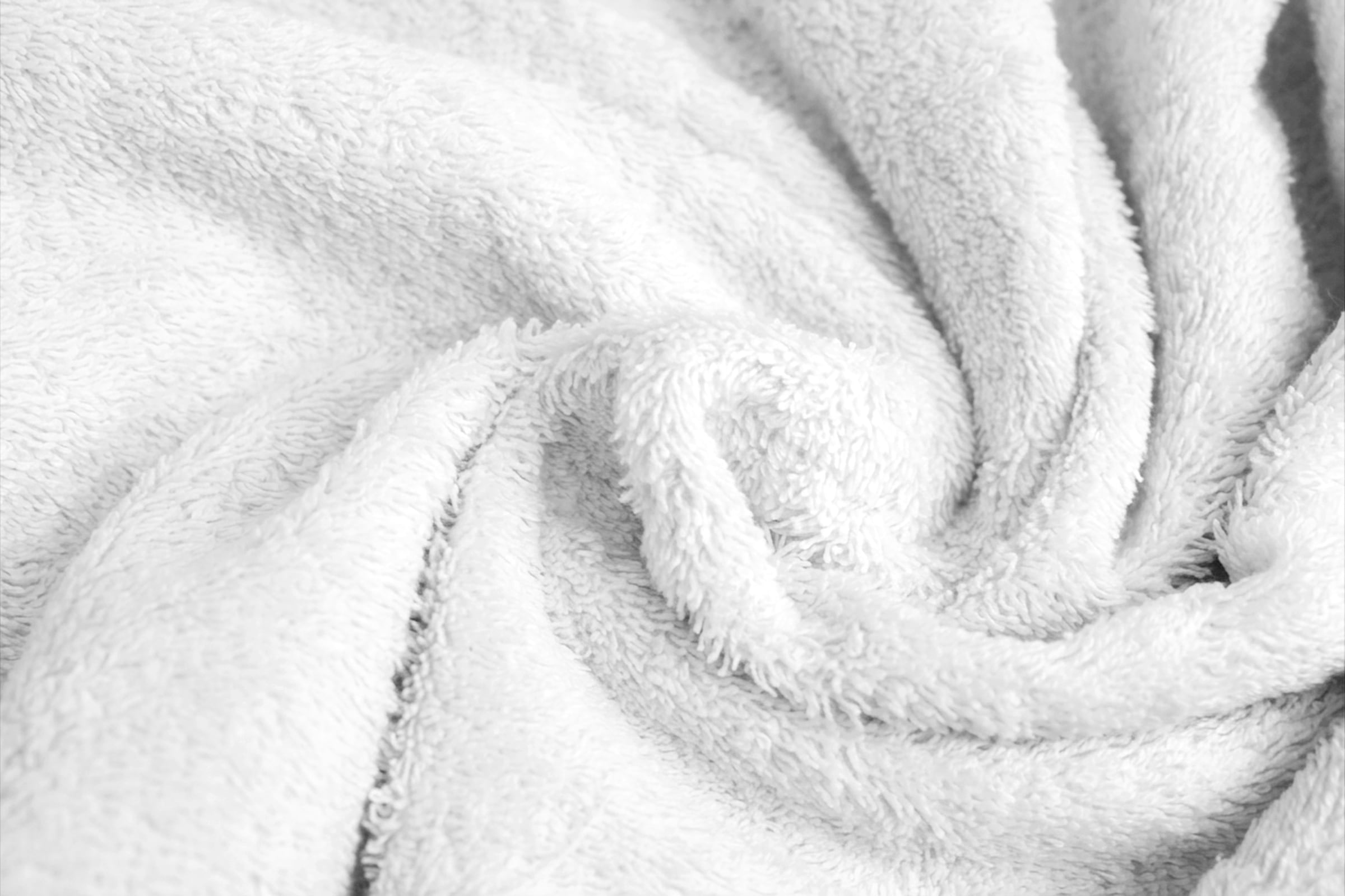 GOODproduct Badetücher »Finnja, 2 grosse Premium Duschtücher, 550 gr/m², 100x150cm« 100% Baumwolle, unifarben, schwer & flauschig, 5 Jahre Garantie