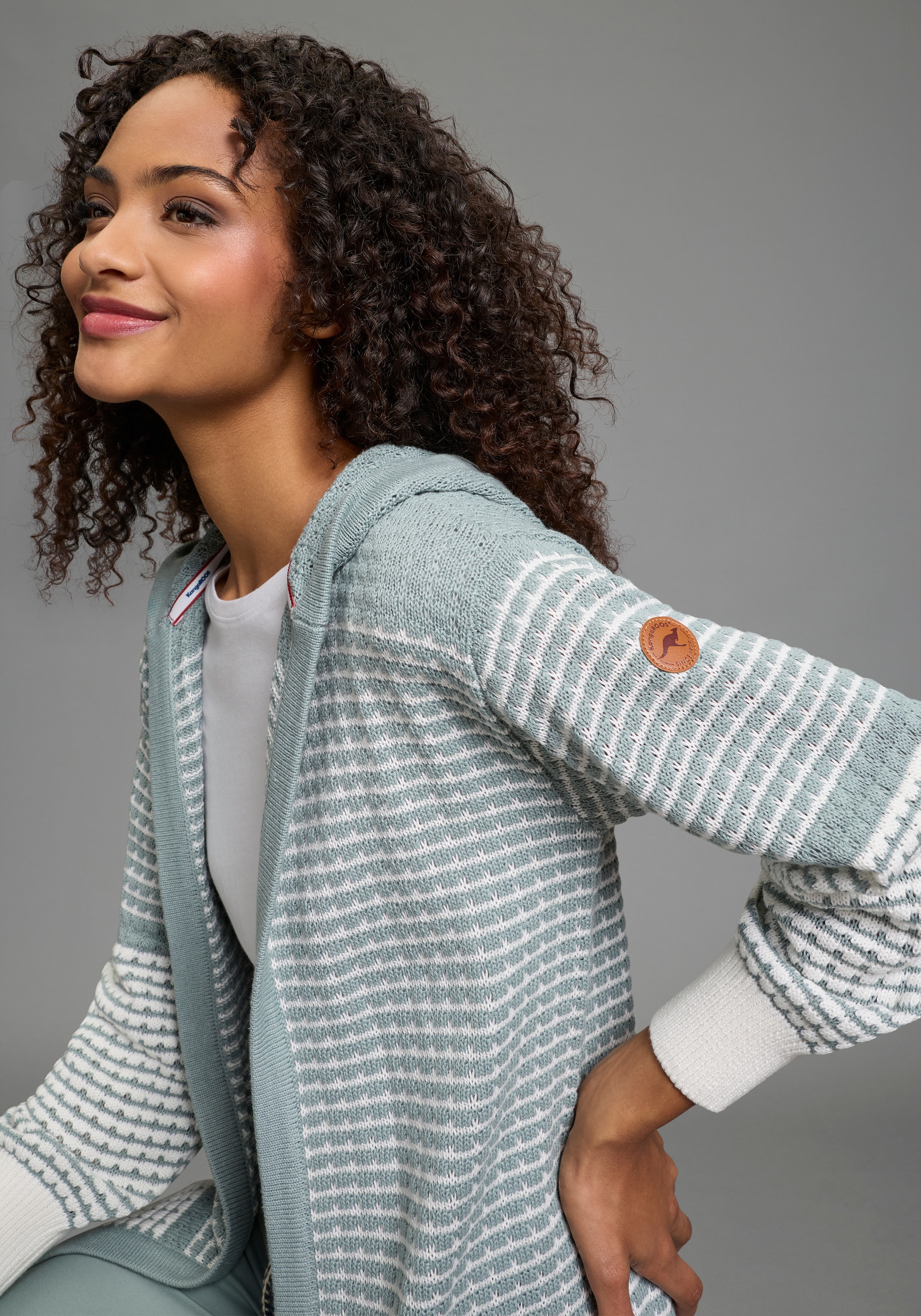 KangaROOS Cardigan à capuche avec design à motifs, forme longue, coupe décontractée, Mini-Me
