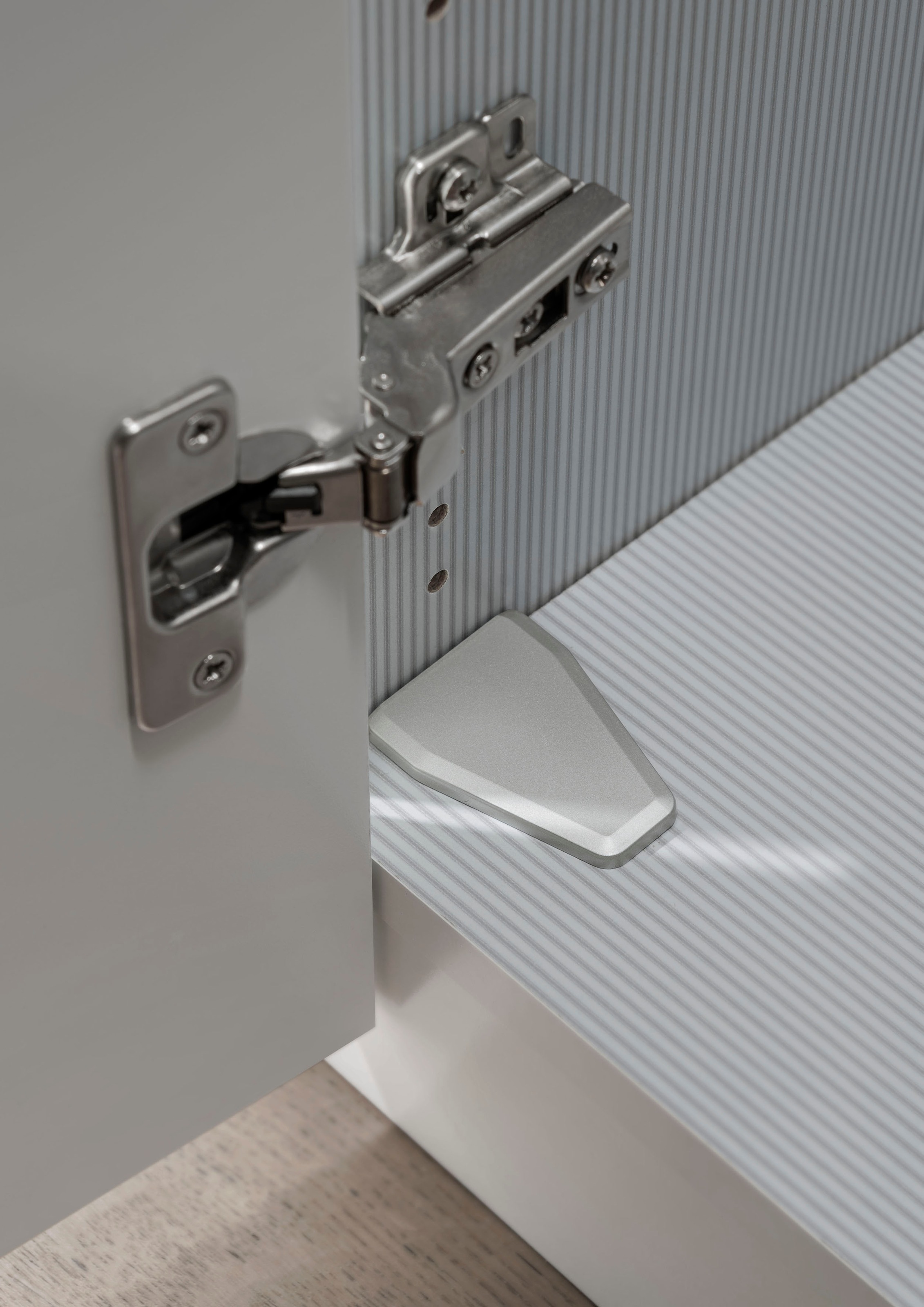 WIEMANN Armoire à portes battantes »Monaco, Kleiderschrank, Schrank, Wäscheschrank, mit edler Glasfront« 2 Breiten, 2 Höhen 216/236 cm auswählbar, MADE IN GERMANY,  hochwertigen Beschläge inkl. Türdämpfung, variable Inneneinteilung