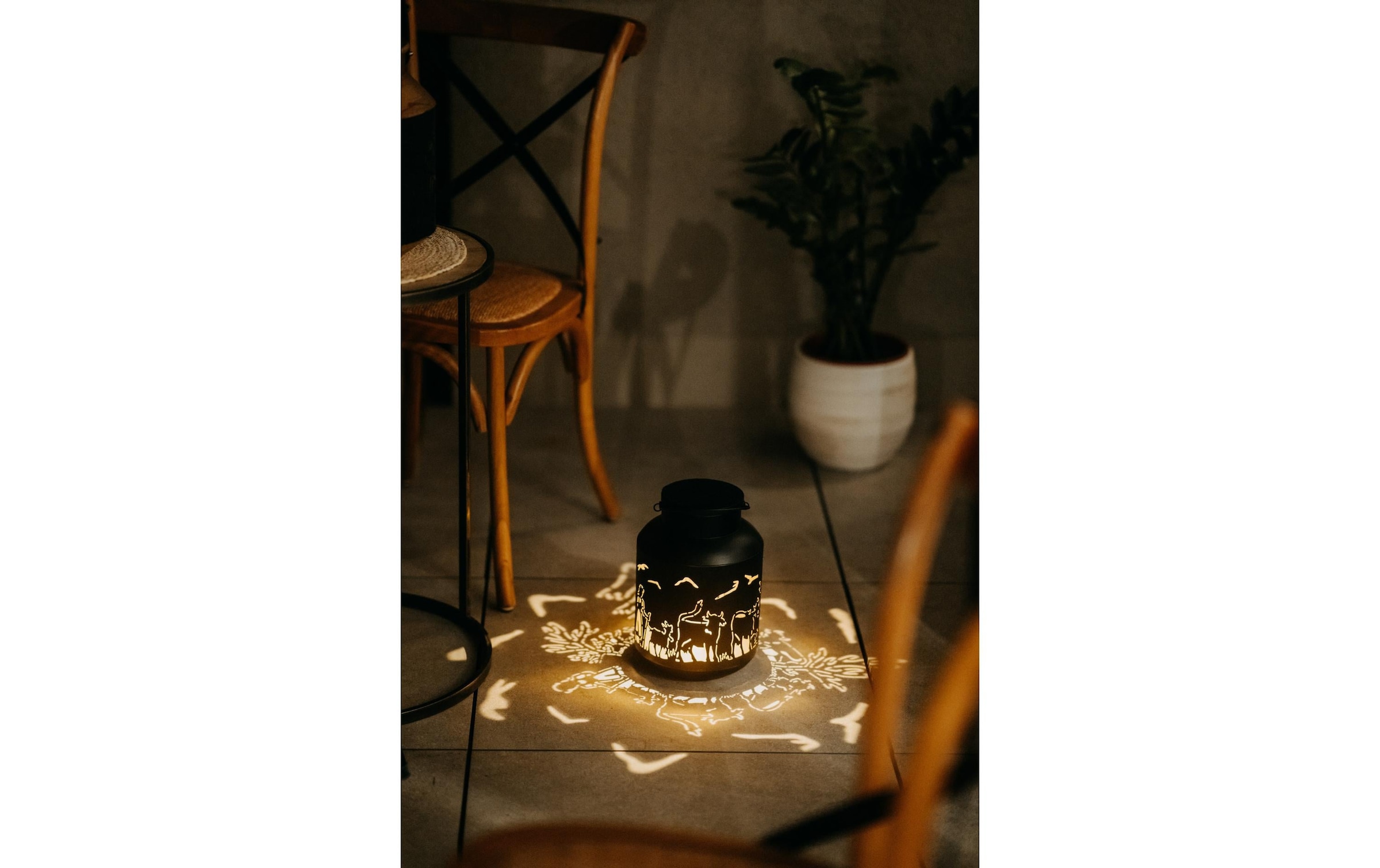 Kadastar Lanterne à bougie »Alpaufzug Familie 27 cm« Laterne Scherenschnitt