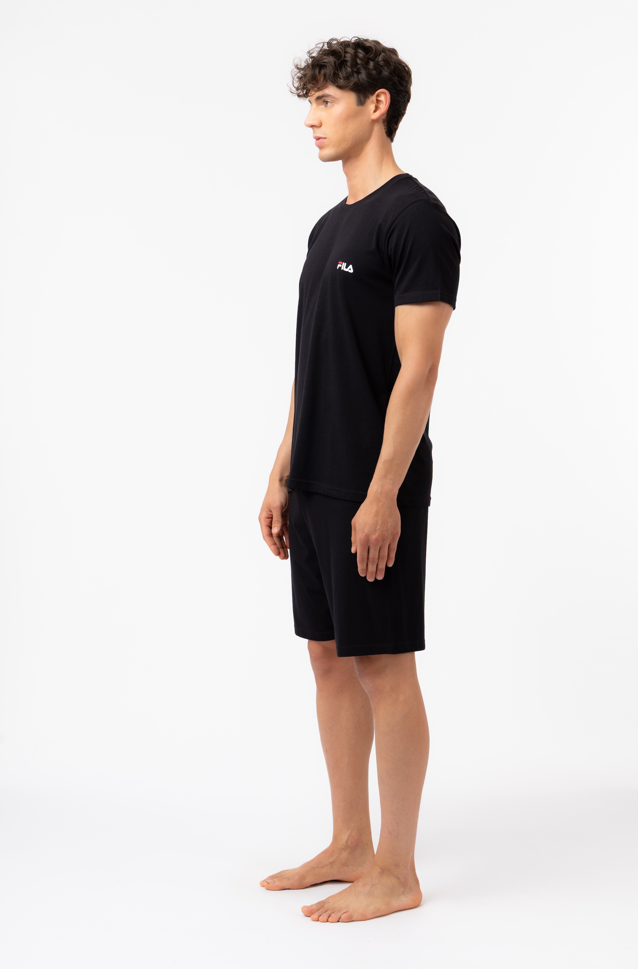 Fila Schlafanzug »MAN JERSEY PYJAMAS« 2 Hose mit elastischem Logobund und Kurzarmshirt