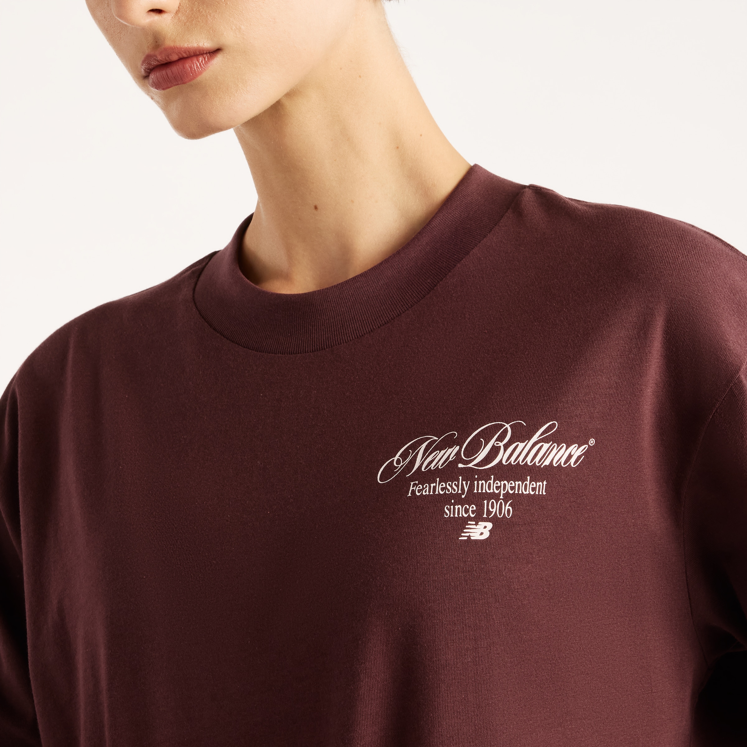 New Balance T-shirt »PRESSED FLOWERS RELAXED T-SHIRT« style sportif, en coton