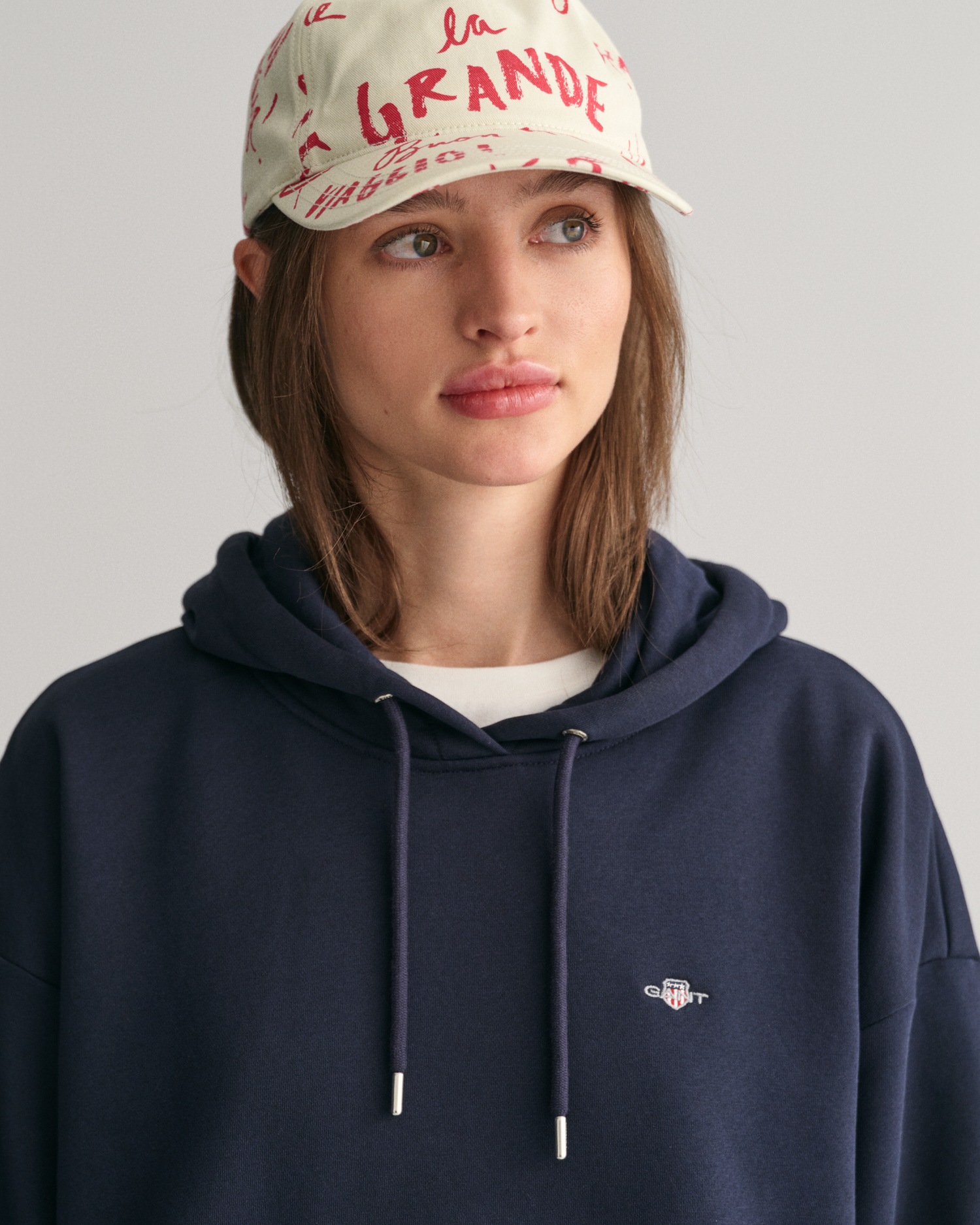 Gant Hoodie »SHIELD HOODIE«, Grafische GANT-Stickerei auf der Brust