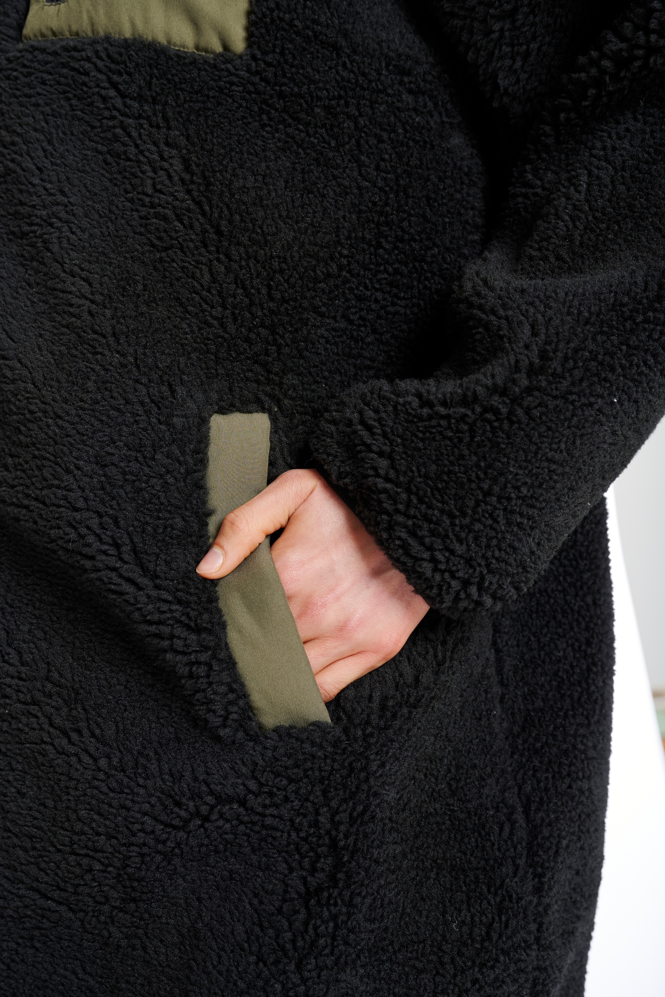 HaILY’S Kapuzenplüschjacke »LS P JK Te44ddy«, mit Kapuze, abgerundeter Saum, hinten etwas länger als vorn