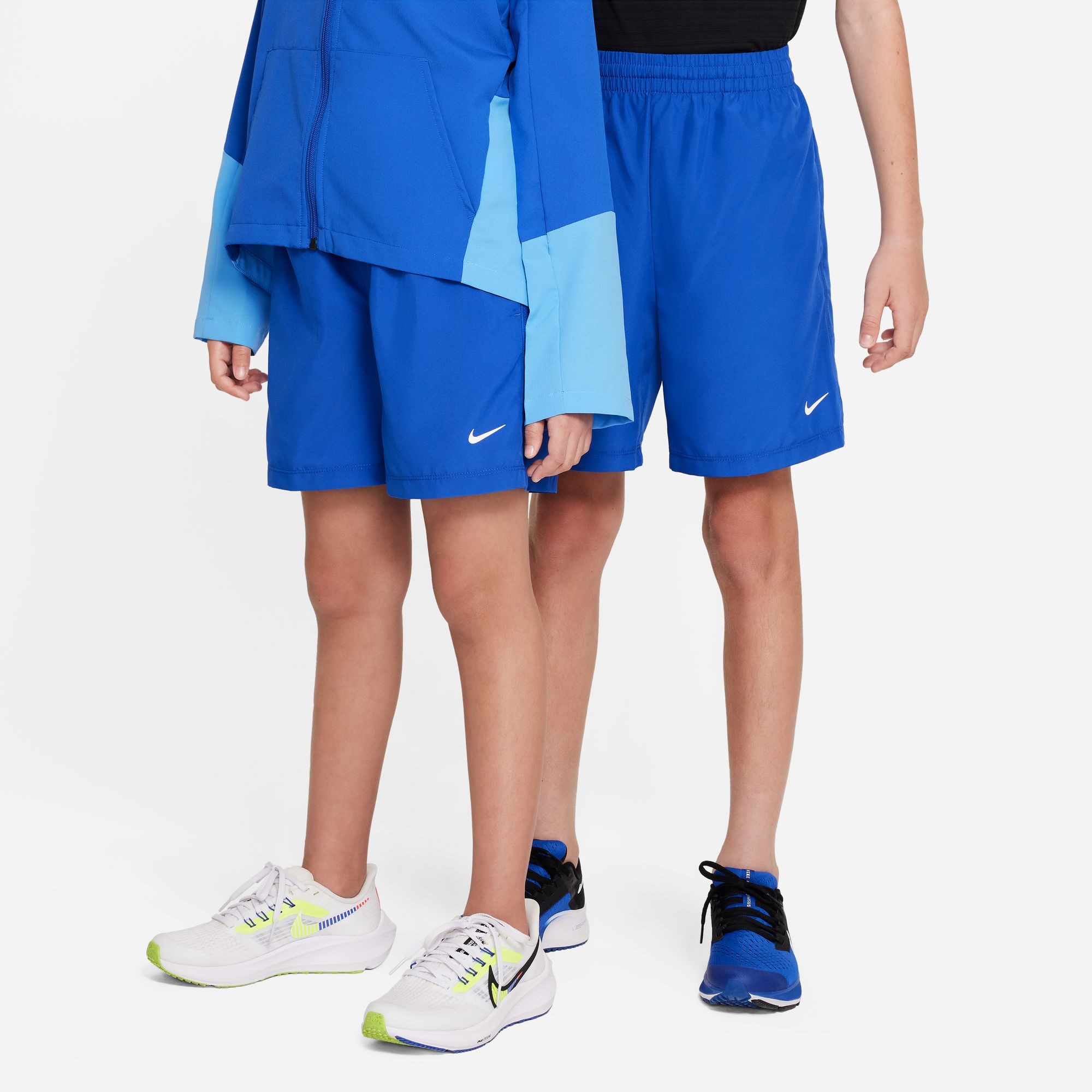 Trendige Nike Trainingsshorts »DRI-FIT MULTI+ BIG KIDS' (BOYS') TRAINING  SHORTS« versandkostenfrei kaufen