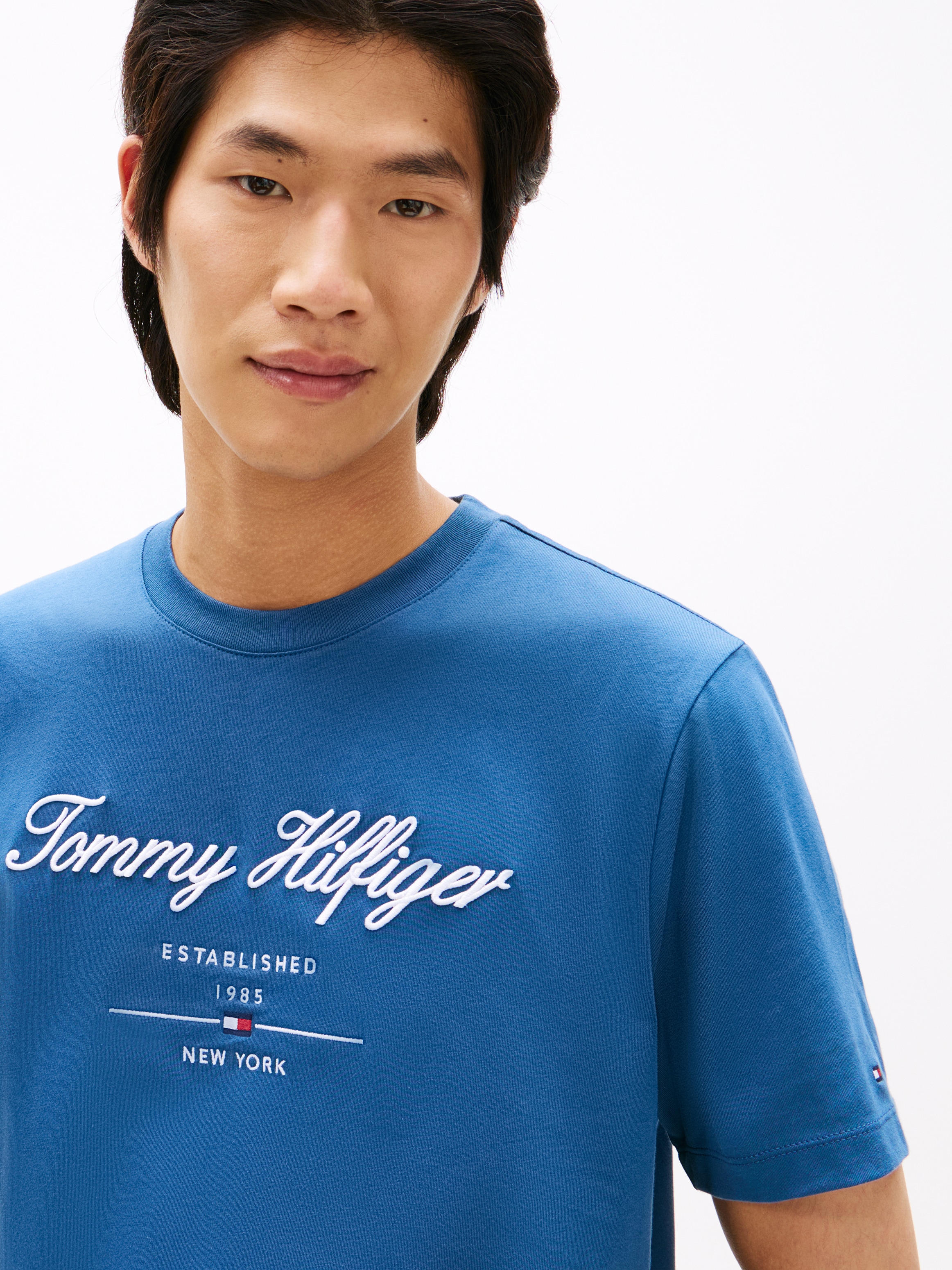 Tommy Hilfiger T-shirt »SCRIPT LOGO TEE« mit aufgesticktem Logo