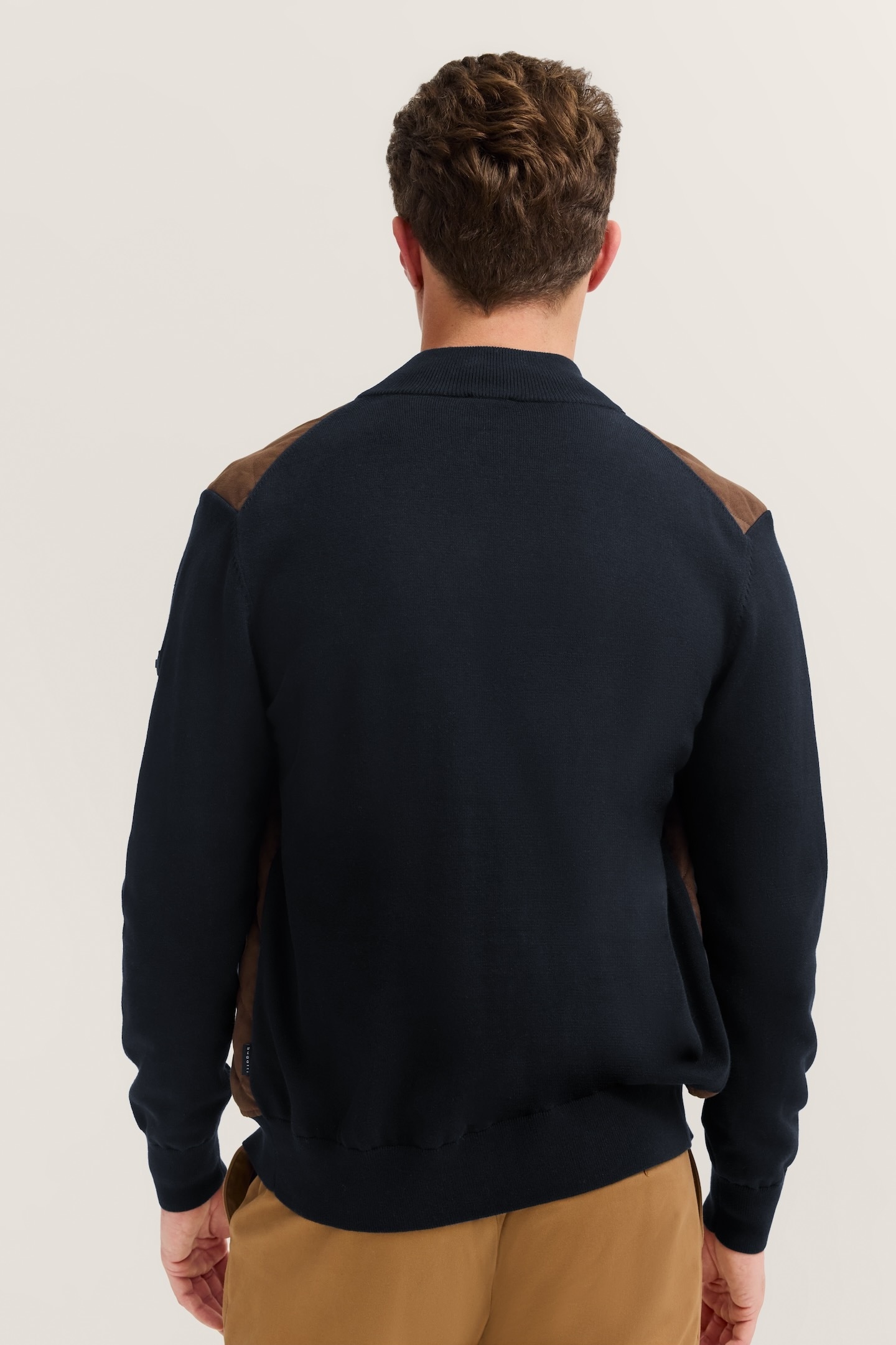 bugatti Veste en tricot »Regular Fit« mit Velour-Front & Stehkragen
