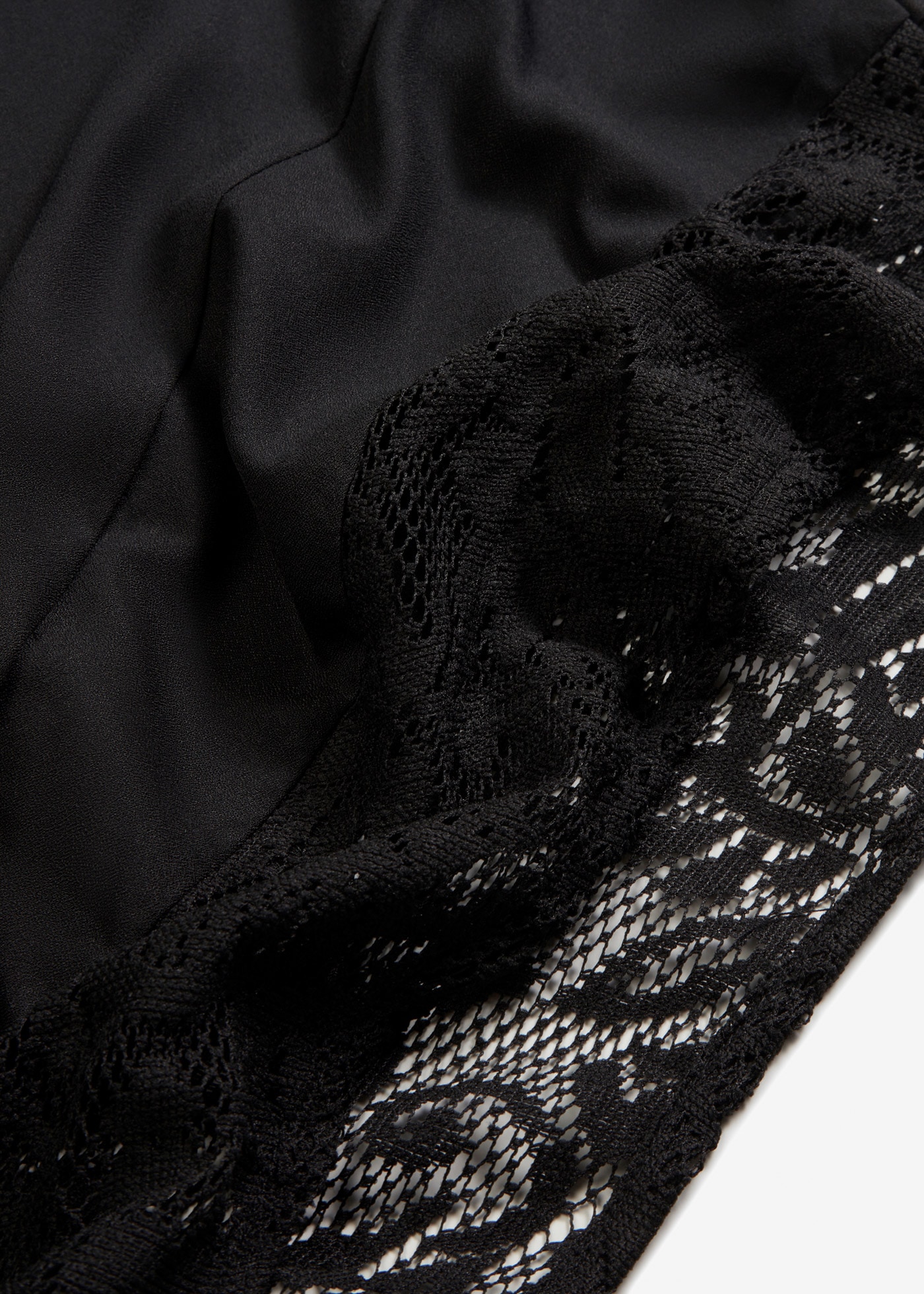 bonprix Langarmbluse figurumspielende Passform, aus Polyester, mit Applikationen