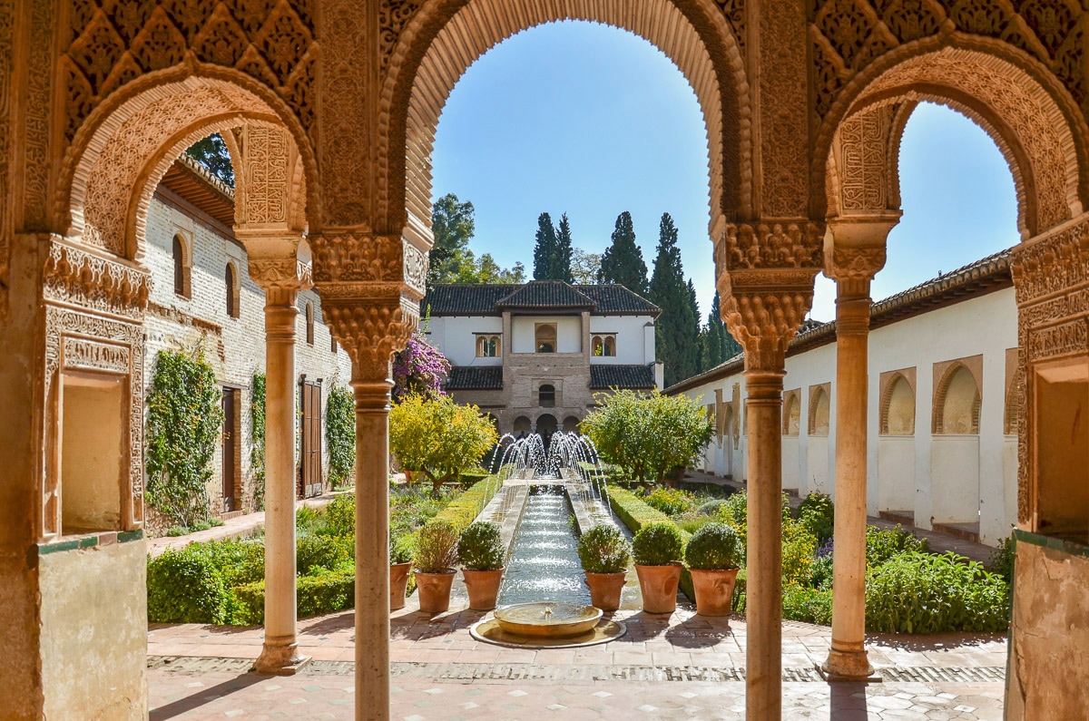 Image of Papermoon Fototapete "Generalife Garten"