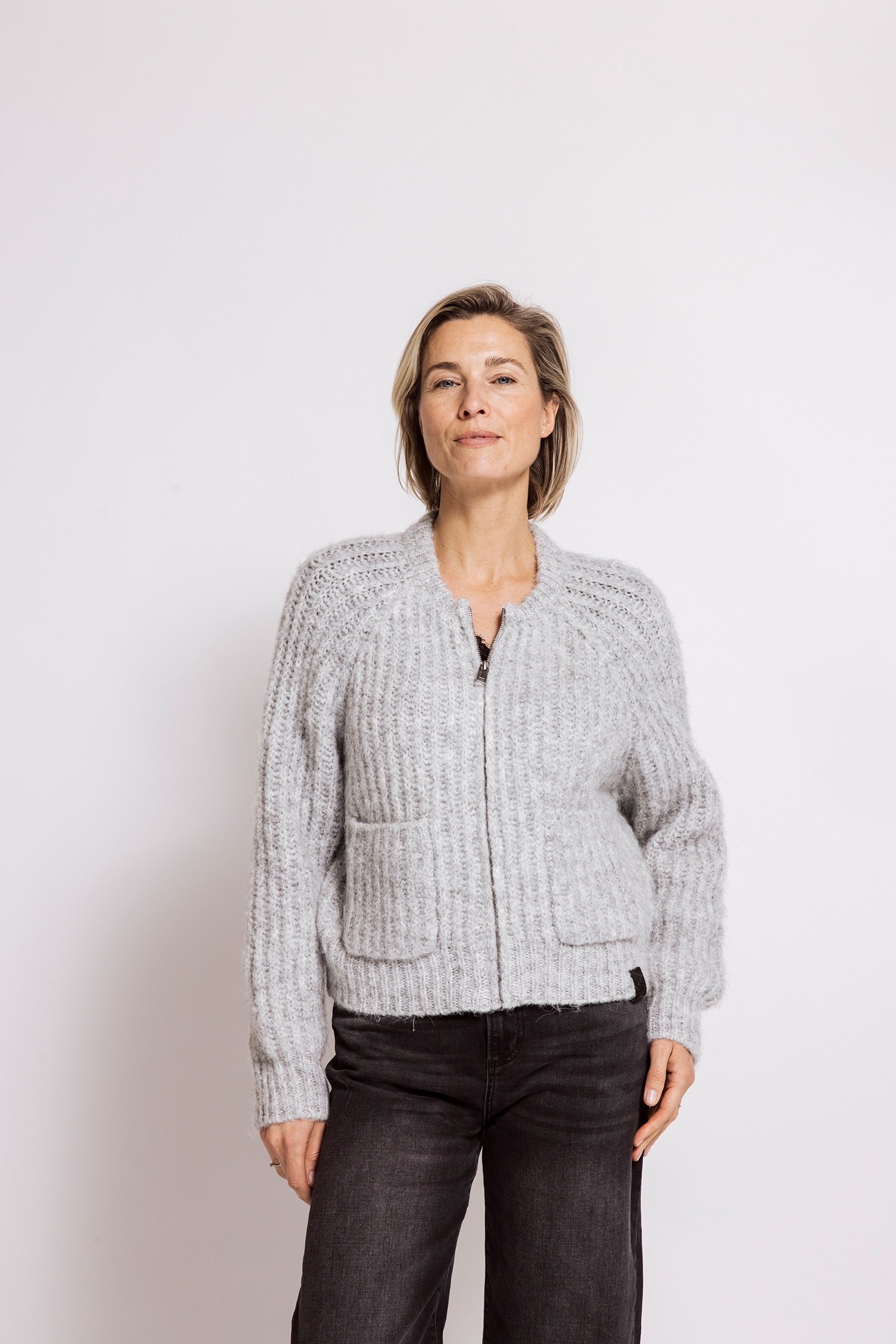 Zhrill Strickjacke »CORINNA« lässiger Look, Regular Fit, mit Reissverschluss, mit Rippenstruktur