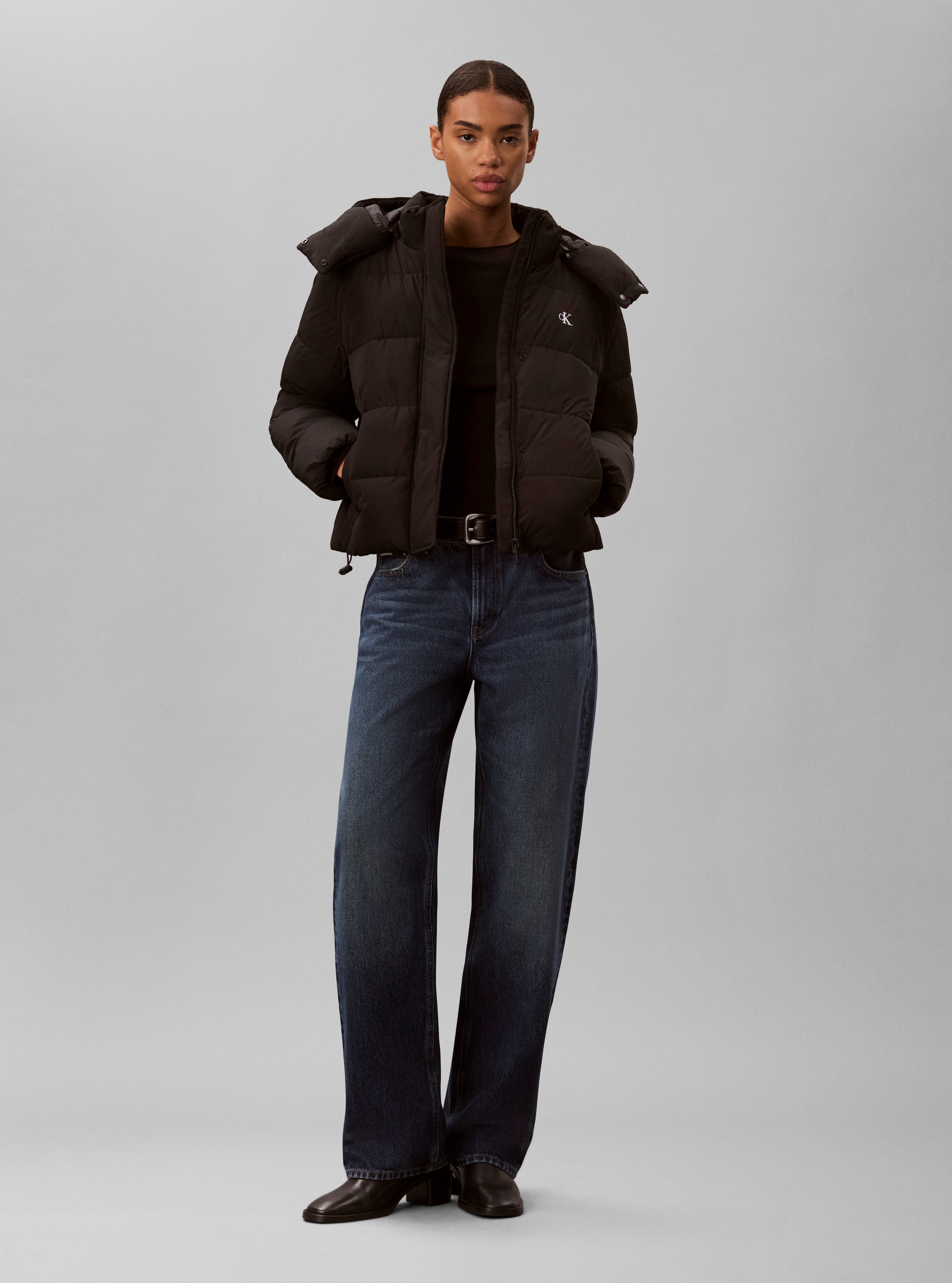 Calvin Klein Jeans Steppjacke mit Kapuze abnehmbare Kapuze, kurze Form, verdeckter Reissverschluss