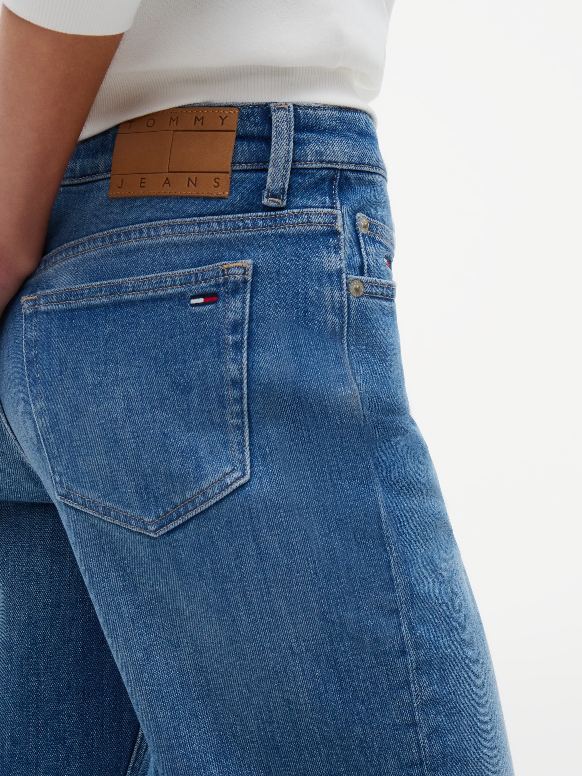 Tommy Jeans Straight-Jeans »SOPHIE LOW RISE STRAIGHT DJ5137« Baumwollmischung,  straight fit