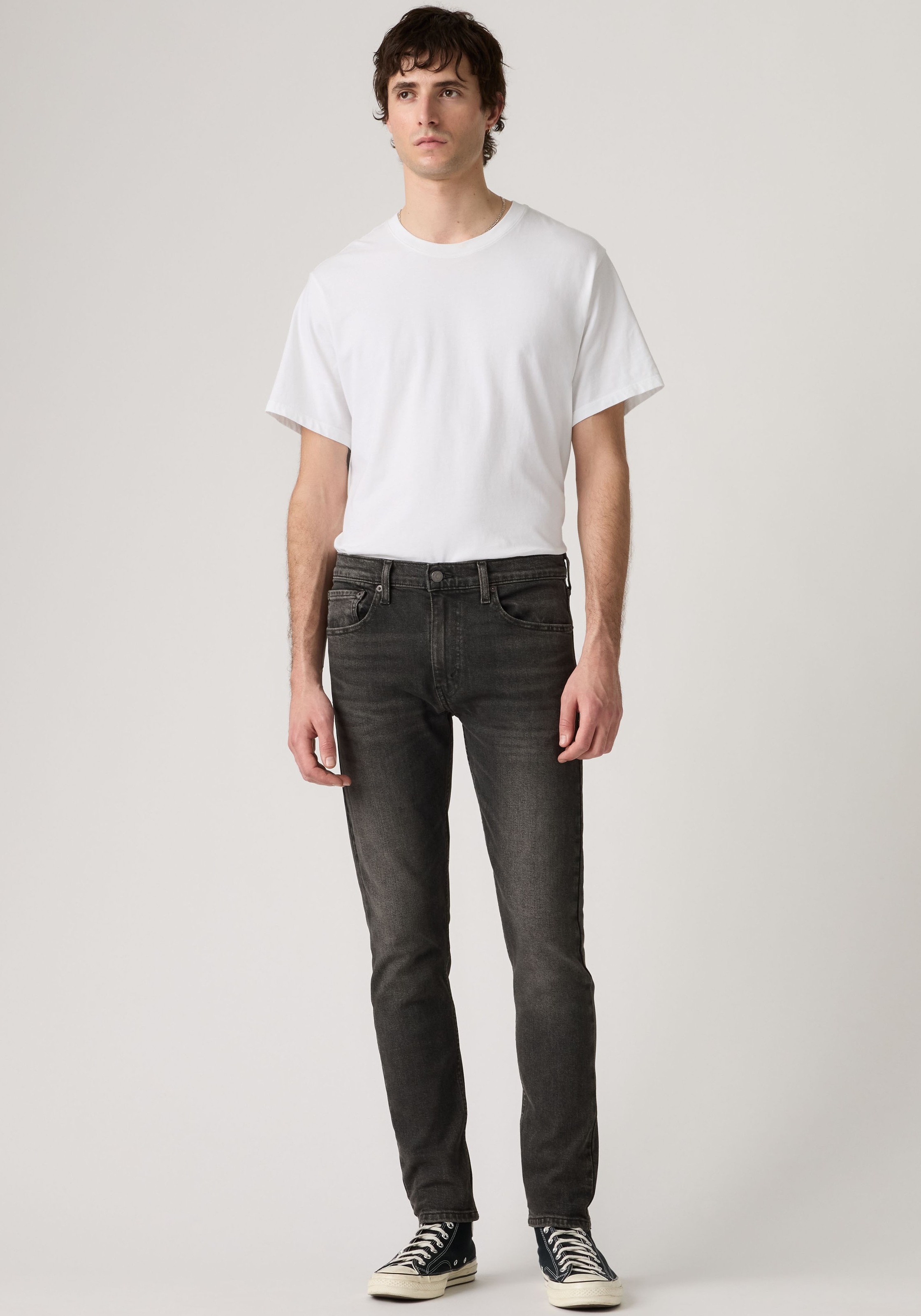 Levis "512 Slim Taper Fit" mit Markenlabel