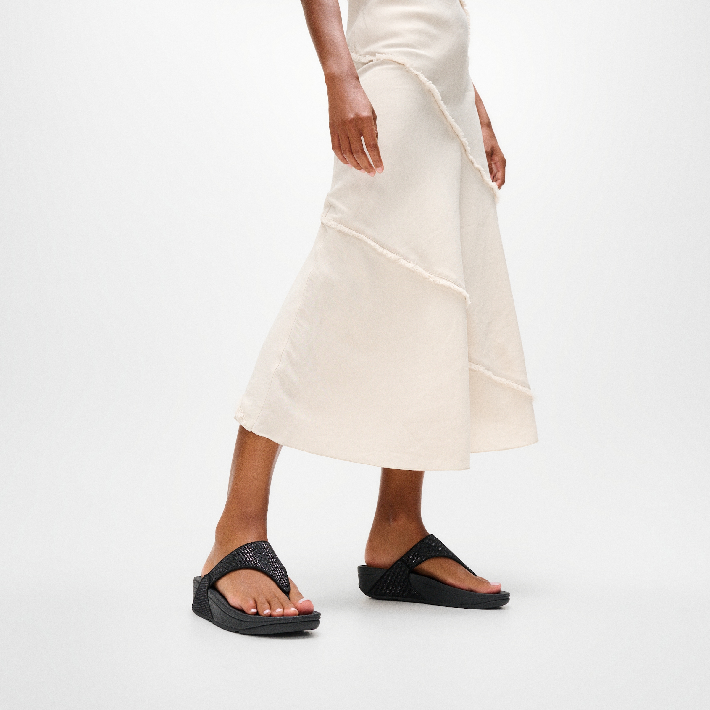 Fitflop Dianette »LULU SHIMMERGLITZ TOE-POST SANDALS«  talon compensé, tongs, chaussure de bain, chaussure d'été avec détails scintillants