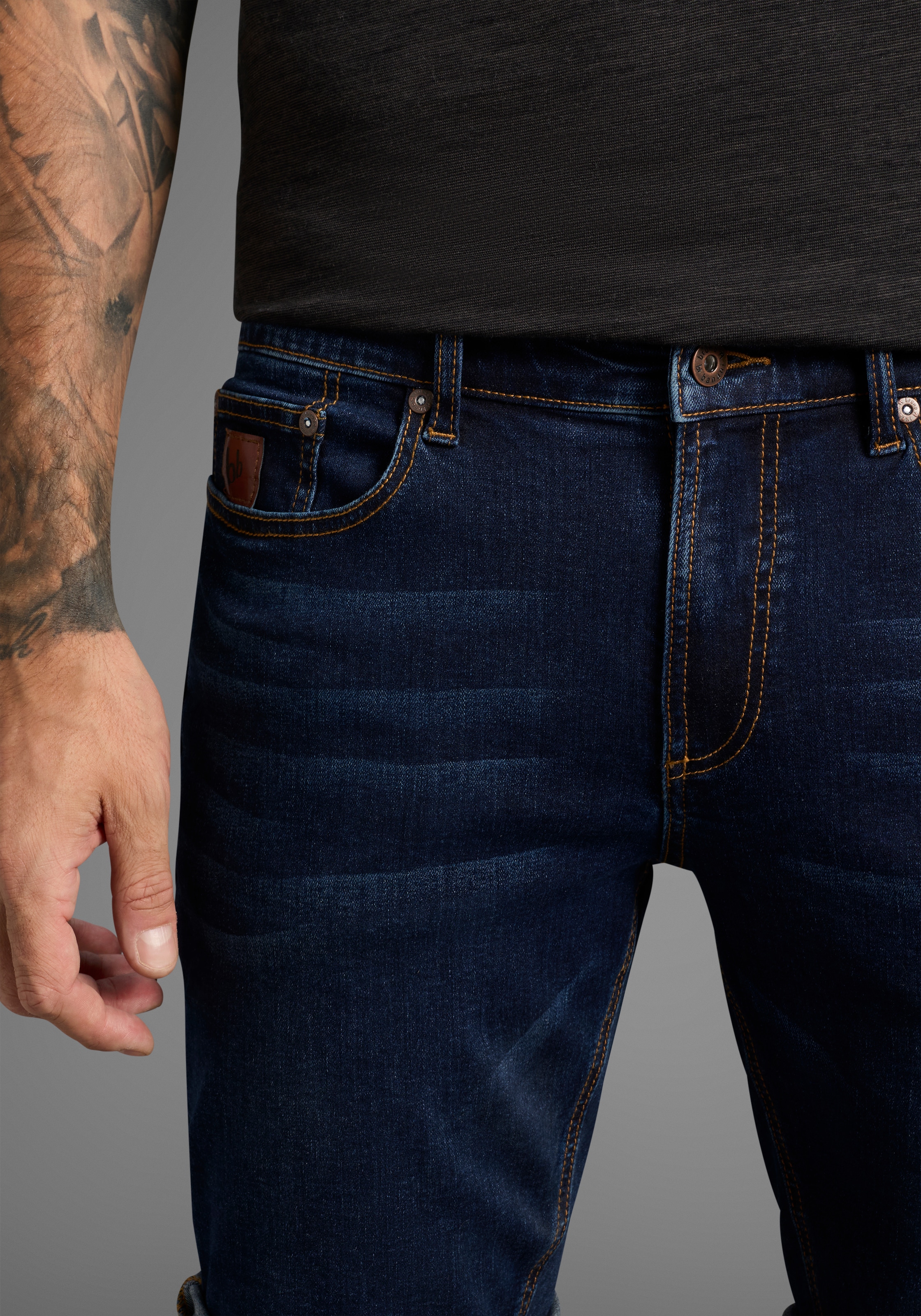 Bruno Banani Short en jean »Hutch-Shorts« gerade geschnittene kurze Beine, niedrige Leibhöhe