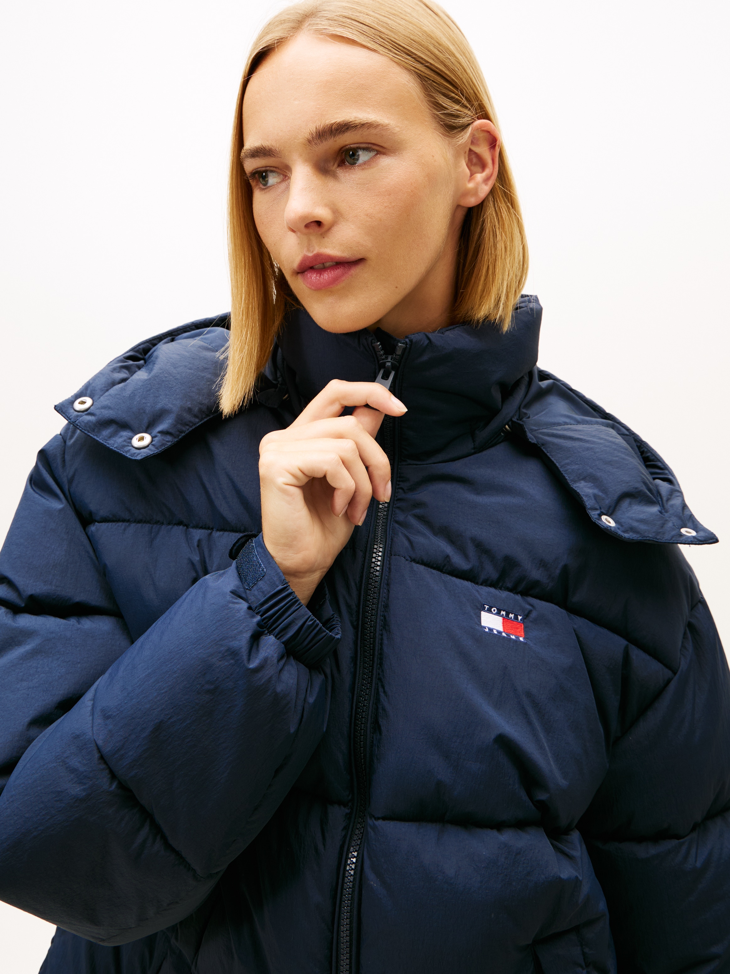 Tommy Jeans Veste matelassée »TJW OVS HOODED FLAG PUFFER EXT« mit Kapuze
