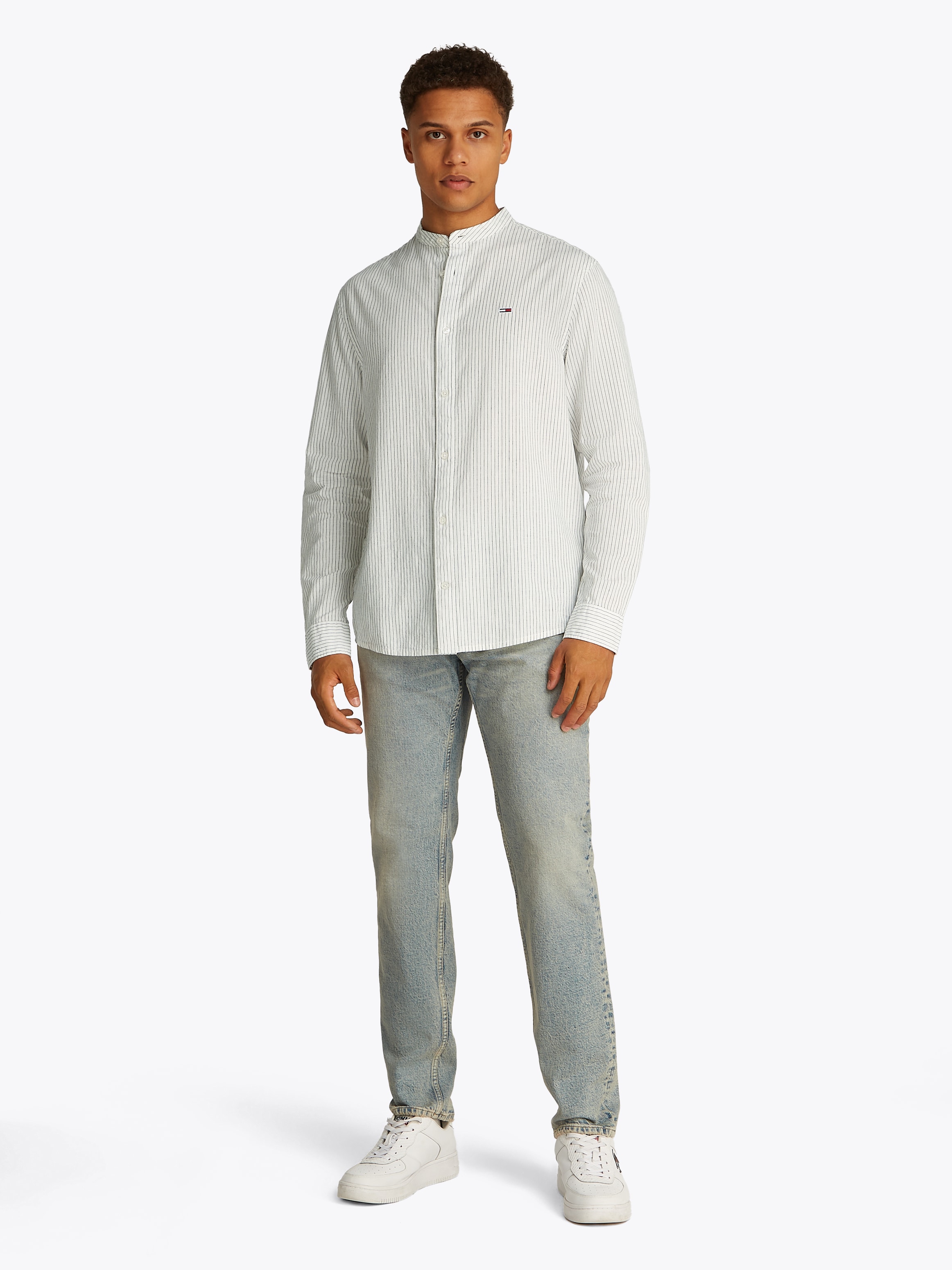 Tommy Jeans Langarmhemd »TJM LINEN MIX BND STP SHRT EXT« Mit Rundhalsausschnitt