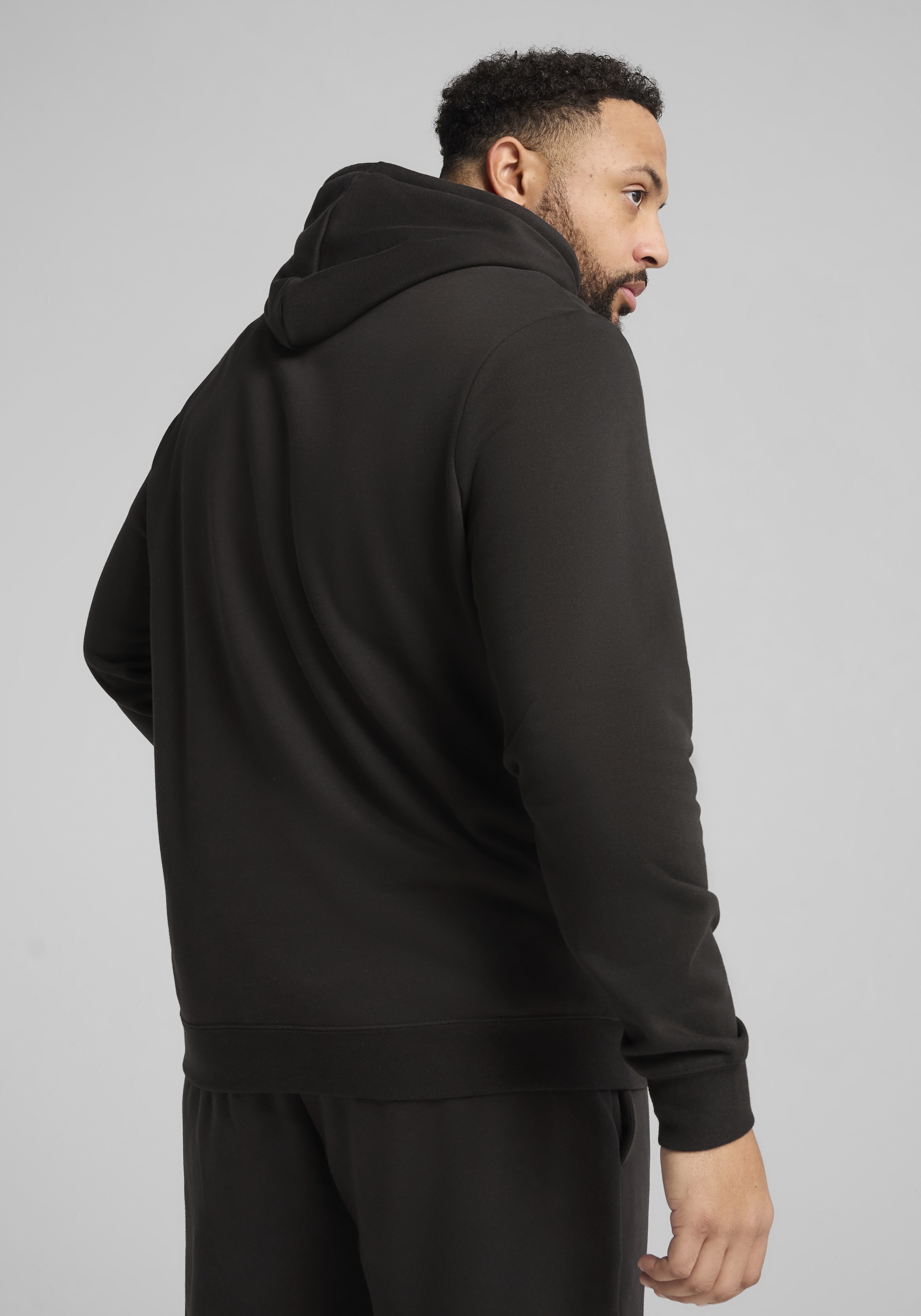 PUMA Sweat à capuche »ESS SMALL NO 1 LOGO HOODIE FL«, avec capuche réglable, avec poignets et ourlet côtelés
