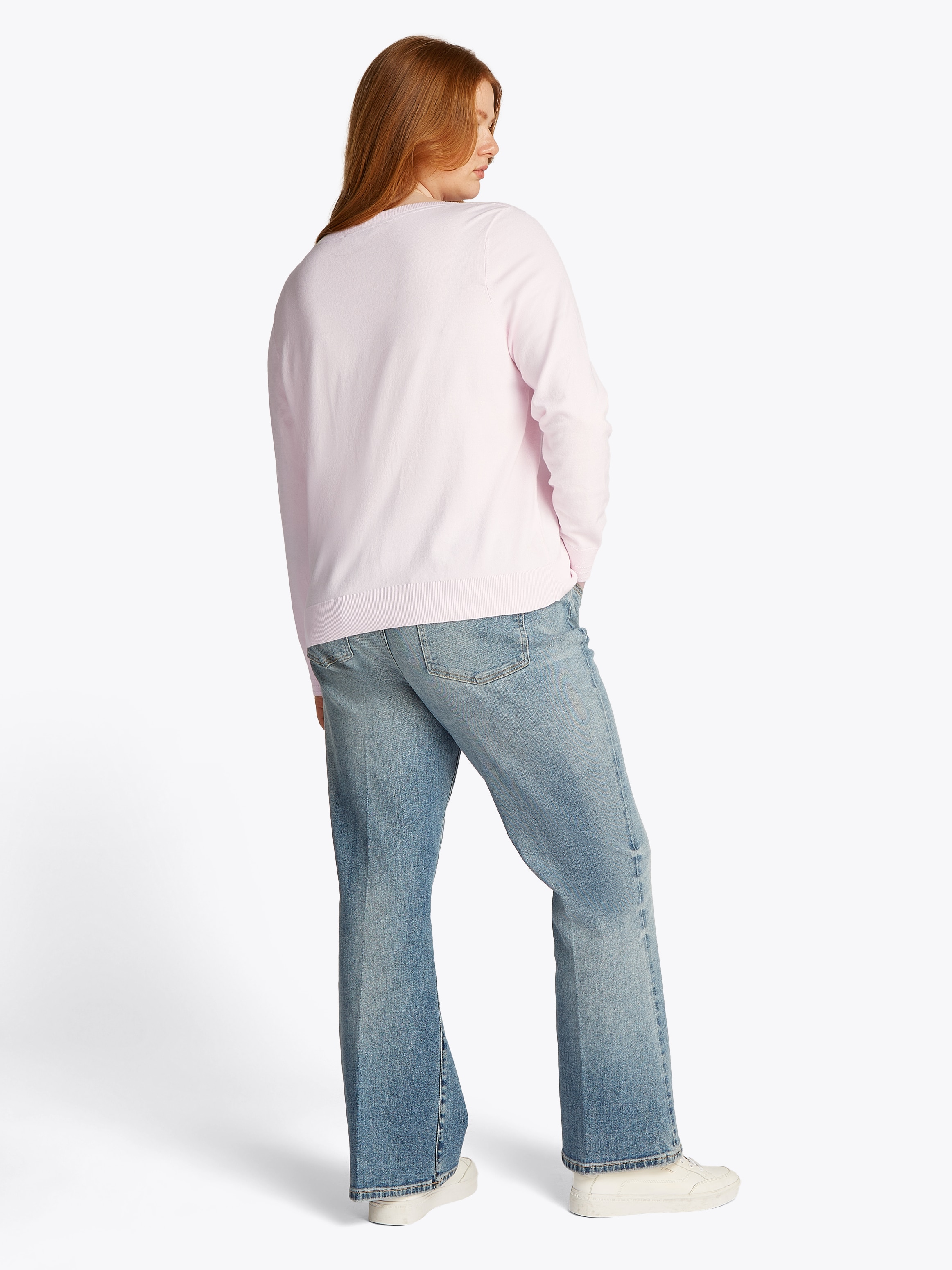 Tommy Hilfiger Curve Strickpullover »CRV CO JERSEY STITCH LS B-NK SWT«, in Grossen Grössen, Logostickerei